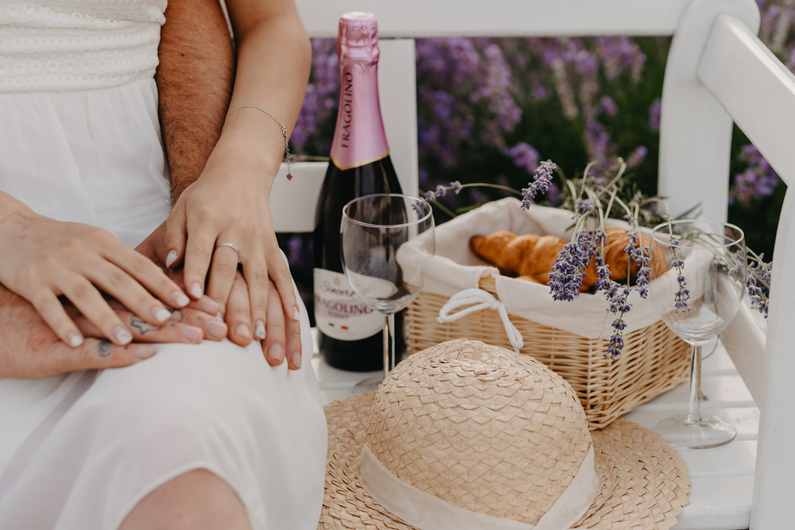 Hand in Hand. Fotograf Katowice – sesje indywidualne, rodzinne, ślubne