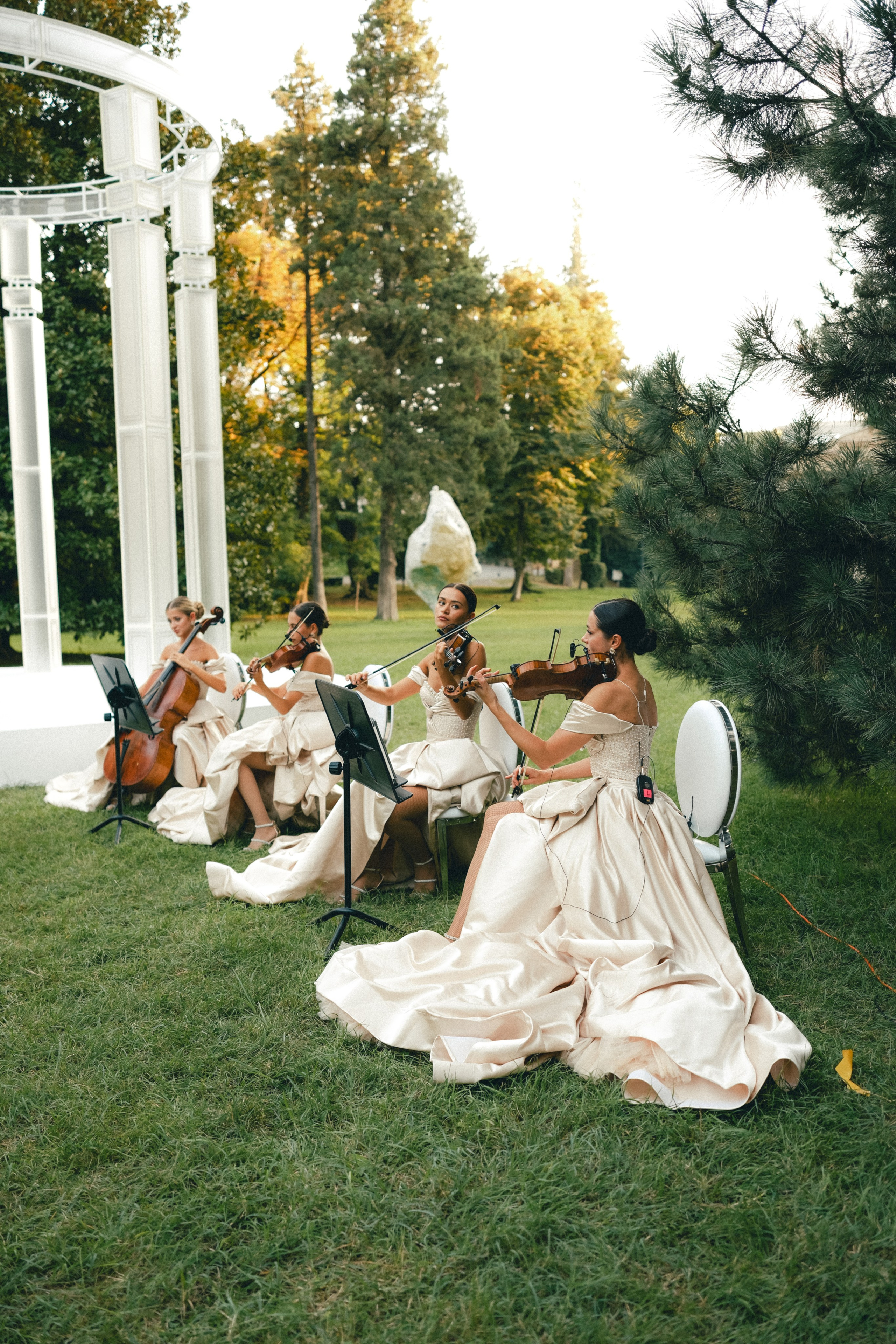 Natali & Miriani. Cinematic photographer based in Tbilisi, Georgia — Nicole