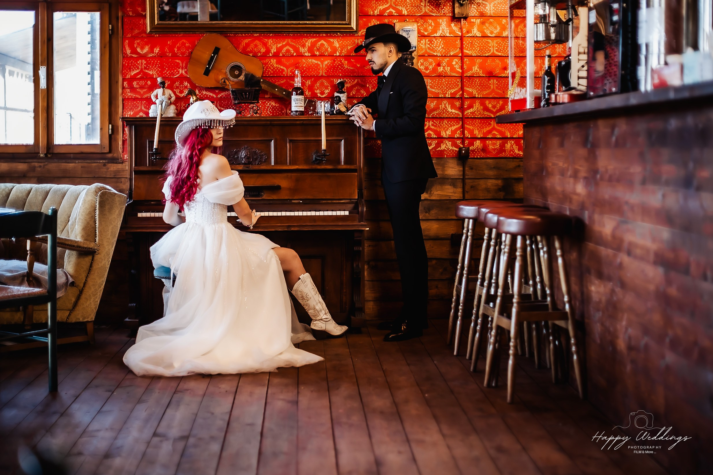 Like Bonnie & Clyde. Fotograf nuntă Bistrița | Fotograf botez & evenimente — Happy Weddings