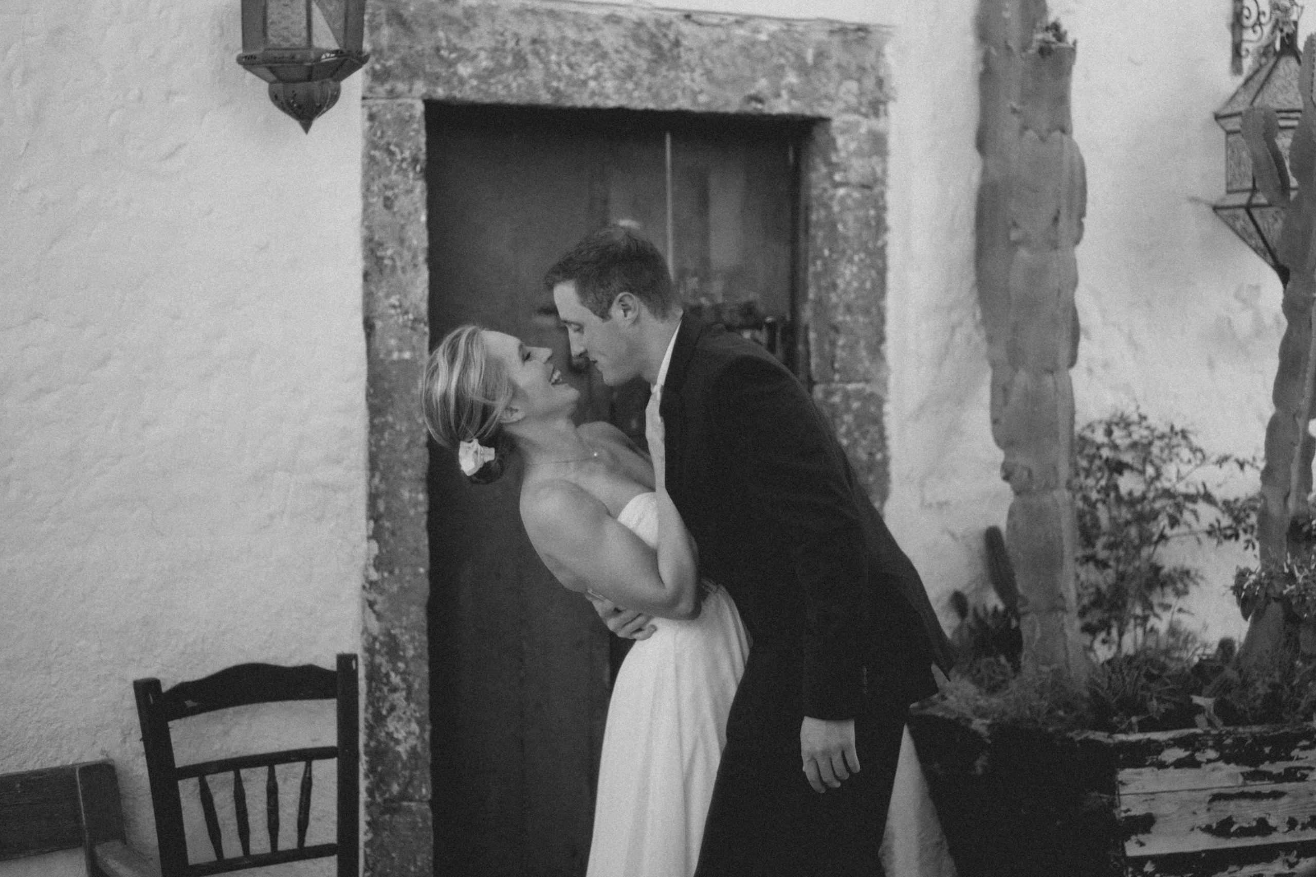 Ashley and Codey Elopement in Santorini. Photographer in Greece Kristina