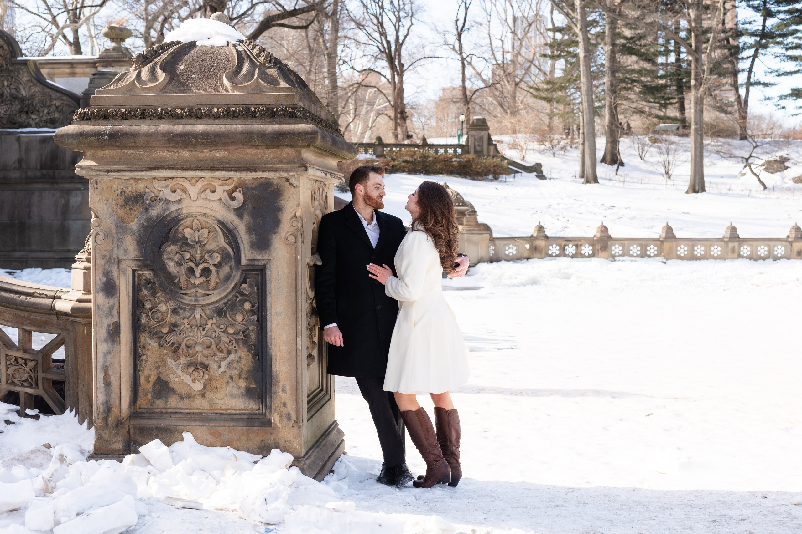 Winter Love in Central Park. Family, lifestyle, and commercial photography in New York and New Jersey