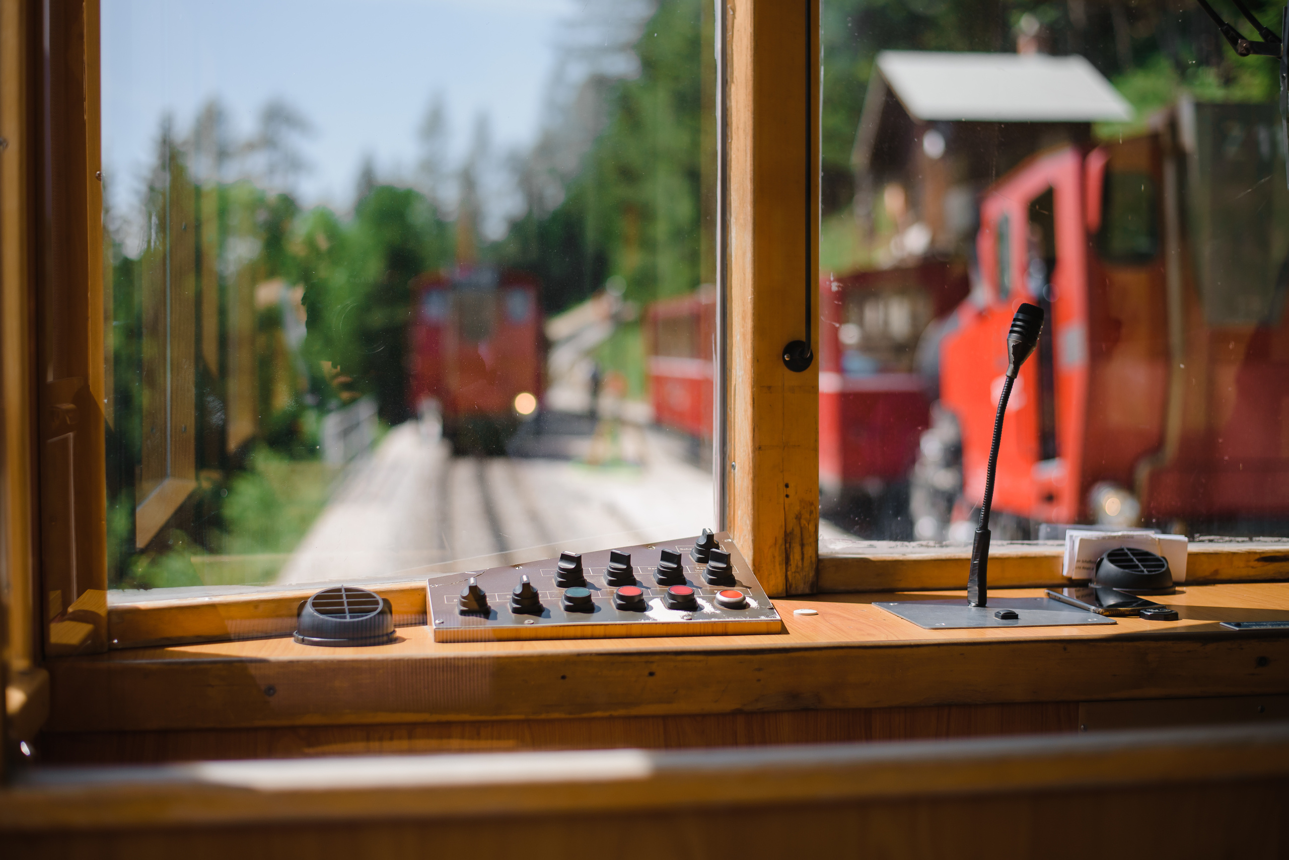 Sunny day — Austria. Portrait photografer in Montenegro