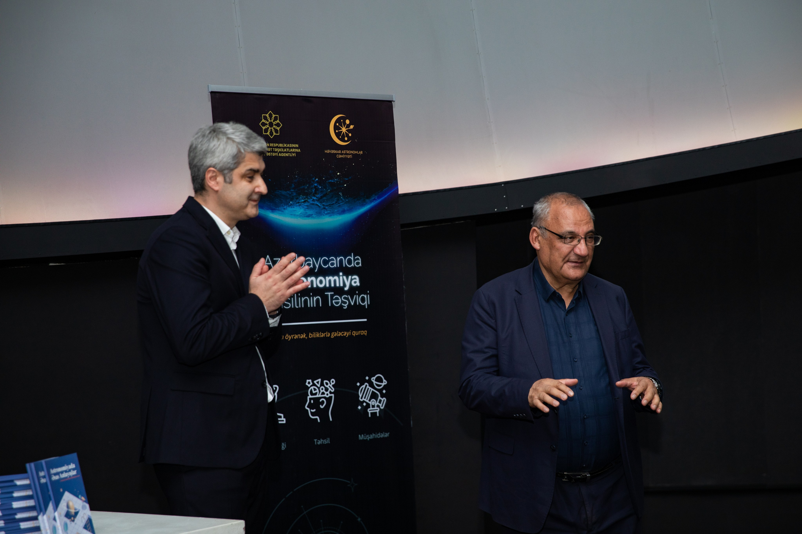 “Astronomiyada Əsas Anlayışlar” kitabının və “Fəza və Zamanın Elçiləri” filminin təqdimatı. Həvəskar Astronomlar Cəmiyyəti — Astronomy.az