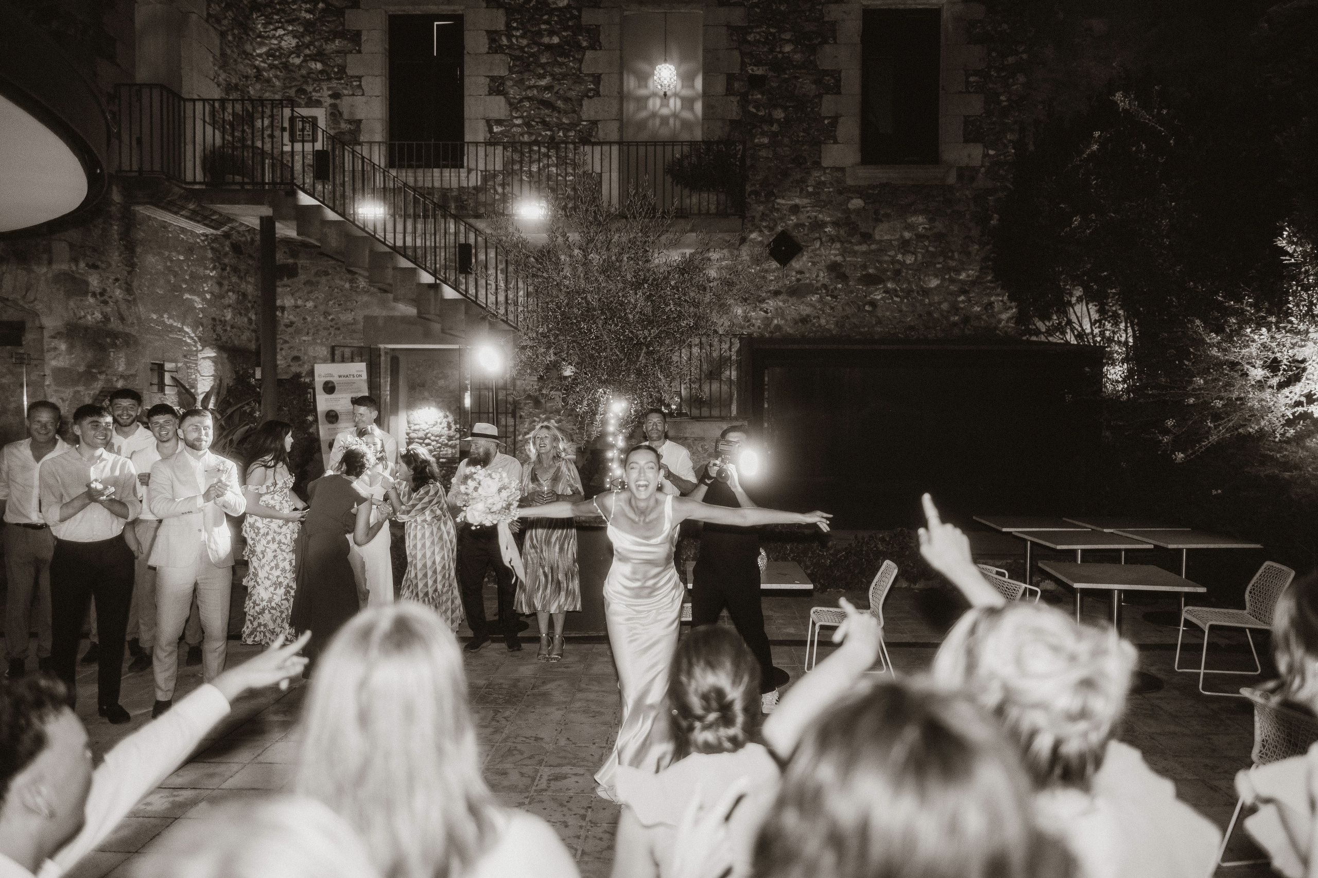 Contactos. Paola fotógrafo / videografo de bodas en Barcelona