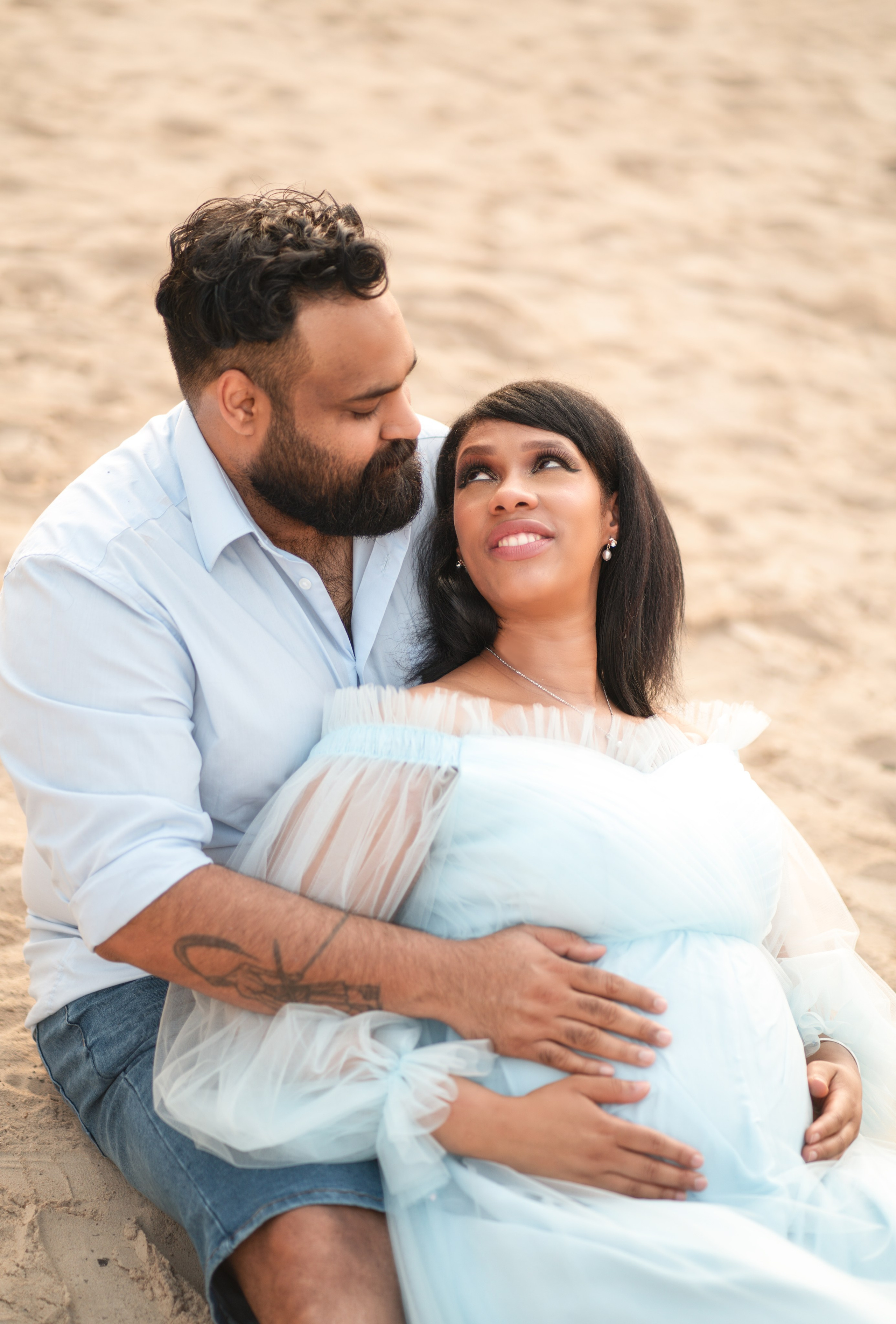 Individual maternity and family photography. Pregnant girl. Photo shooting in the UAE