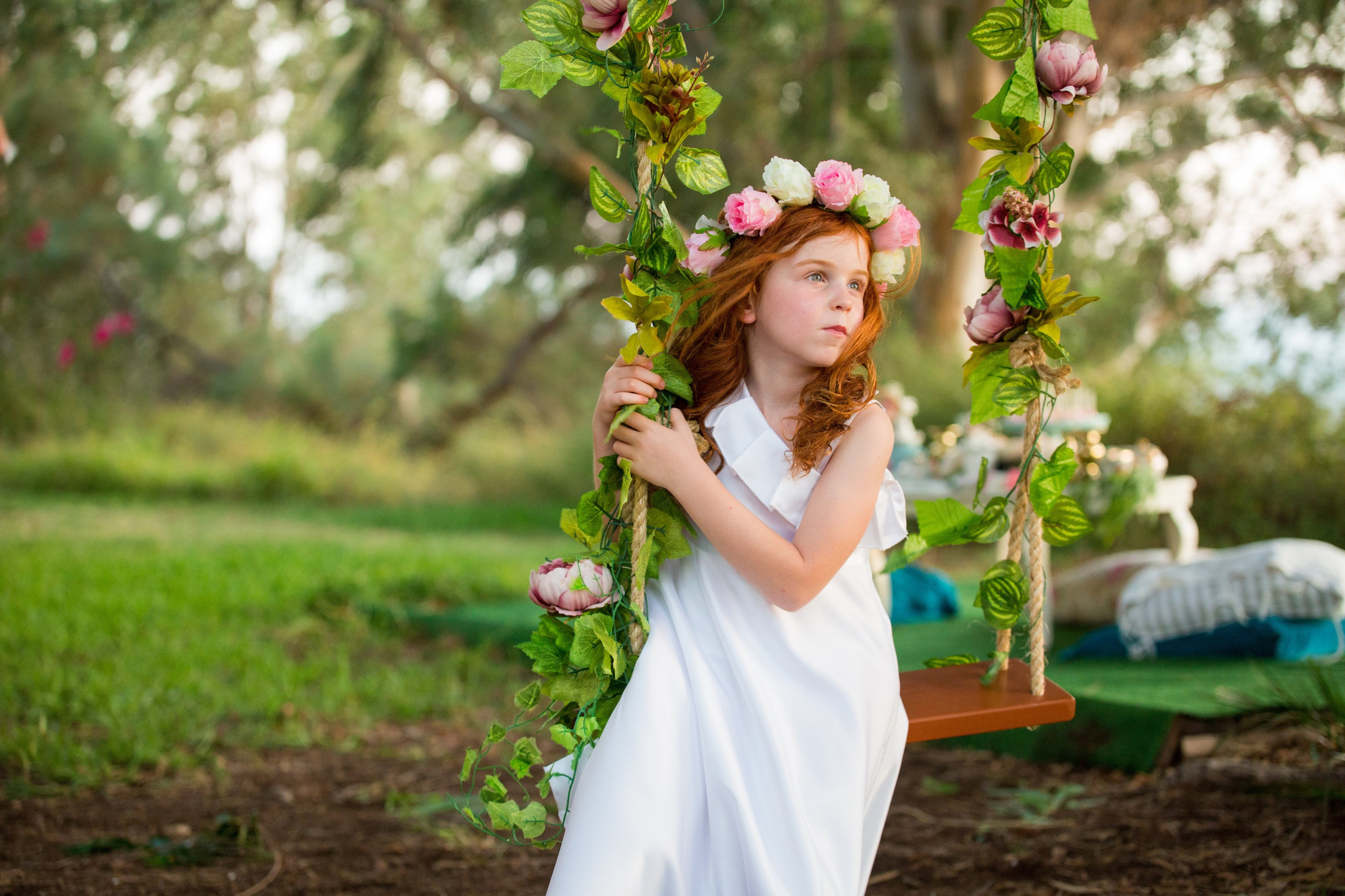 Little bridesmaids. AMIR BUCHNIK PHOTOGRAPHER