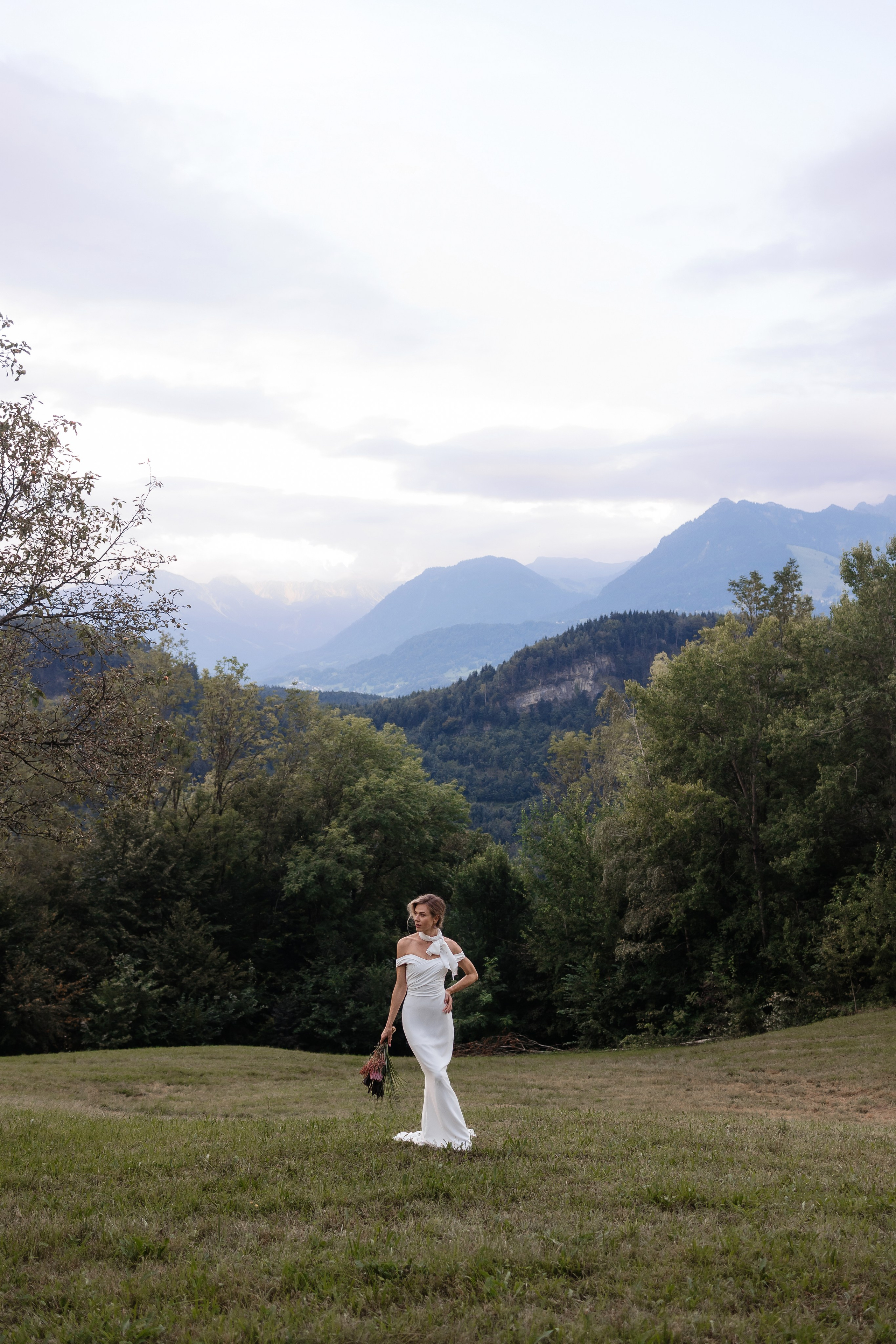Bride story. Amazing photo session at a time convenient for you. Y