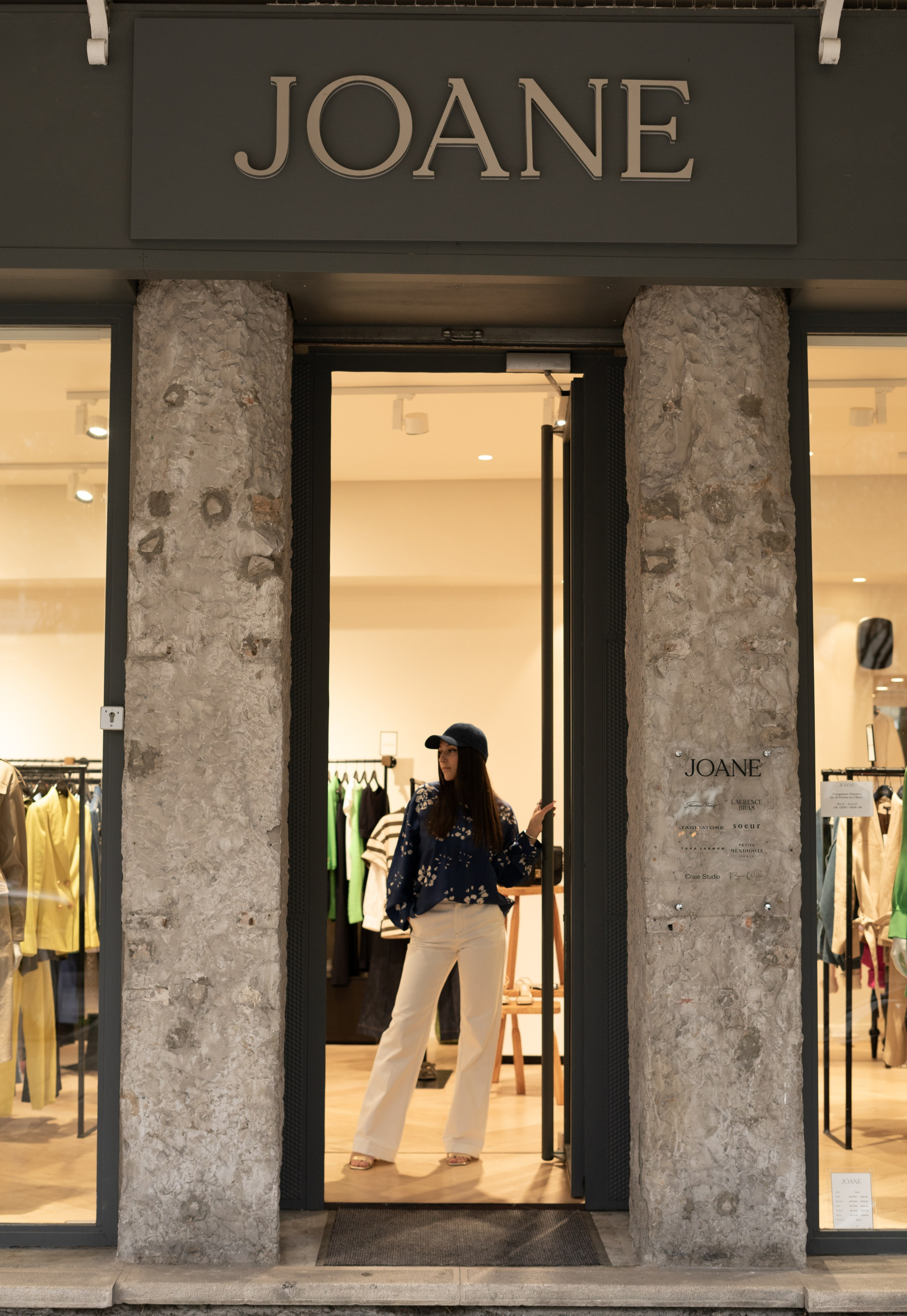 Magasin de vêtements JOANE. Petit trésor photos de famille, grossesse et nouveau-né à Roanne