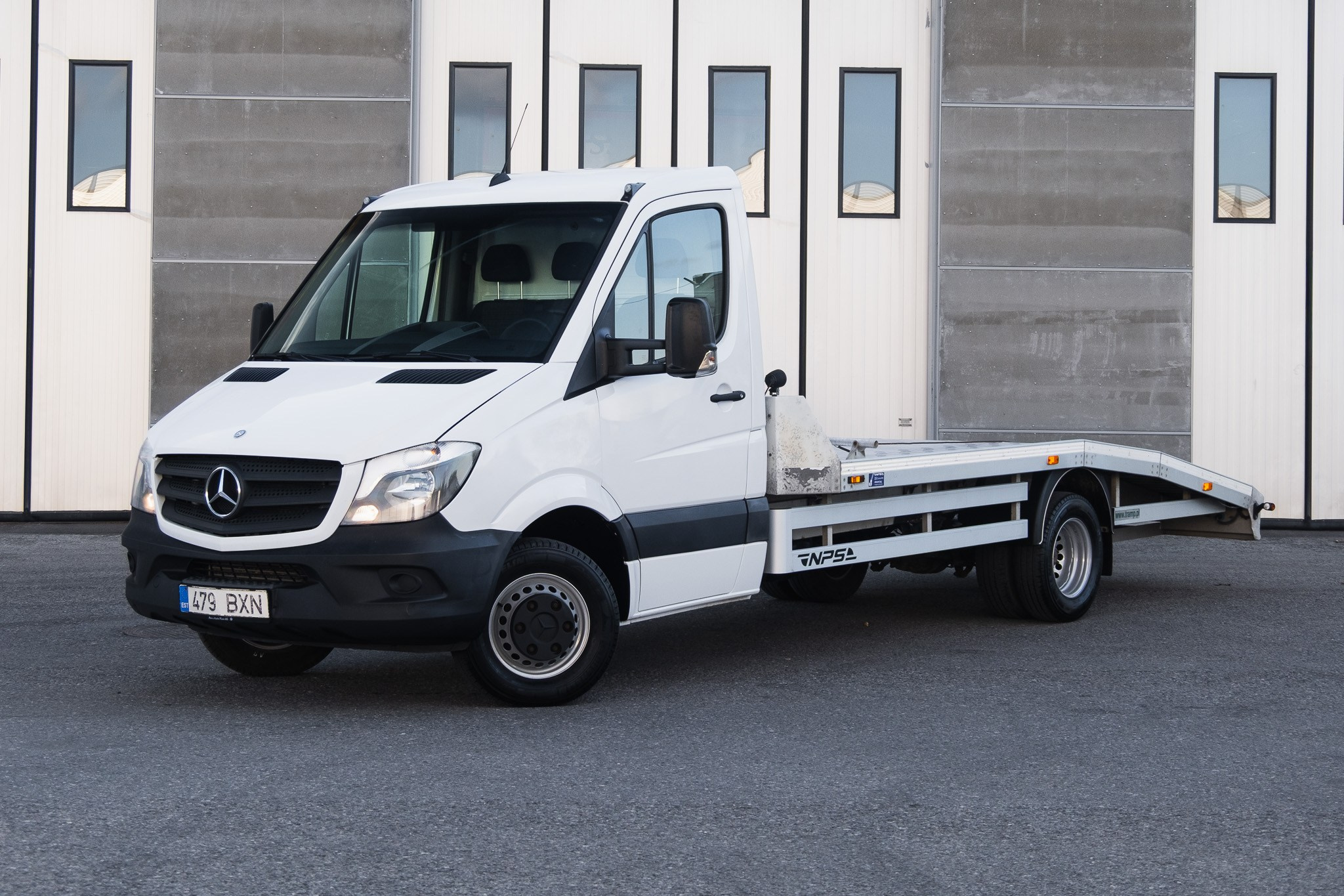 Mercedes-Benz Sprinter. LOHA VISUALS — AUTOMOTIVE PHOTOGRAPHY