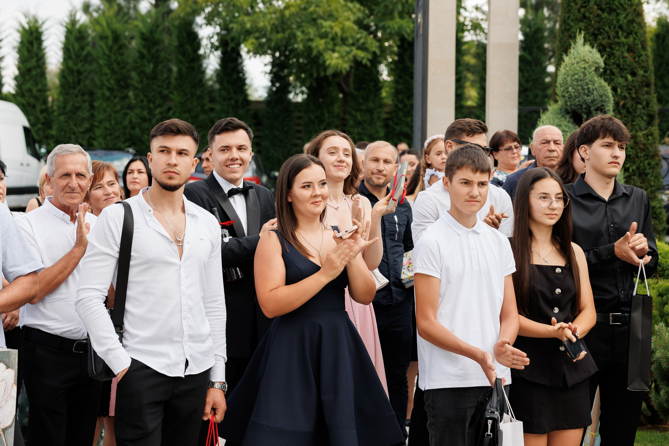 Eugen & Livia — Grand Elysee — Wedding Day. Servicii Foto și Video 067188353