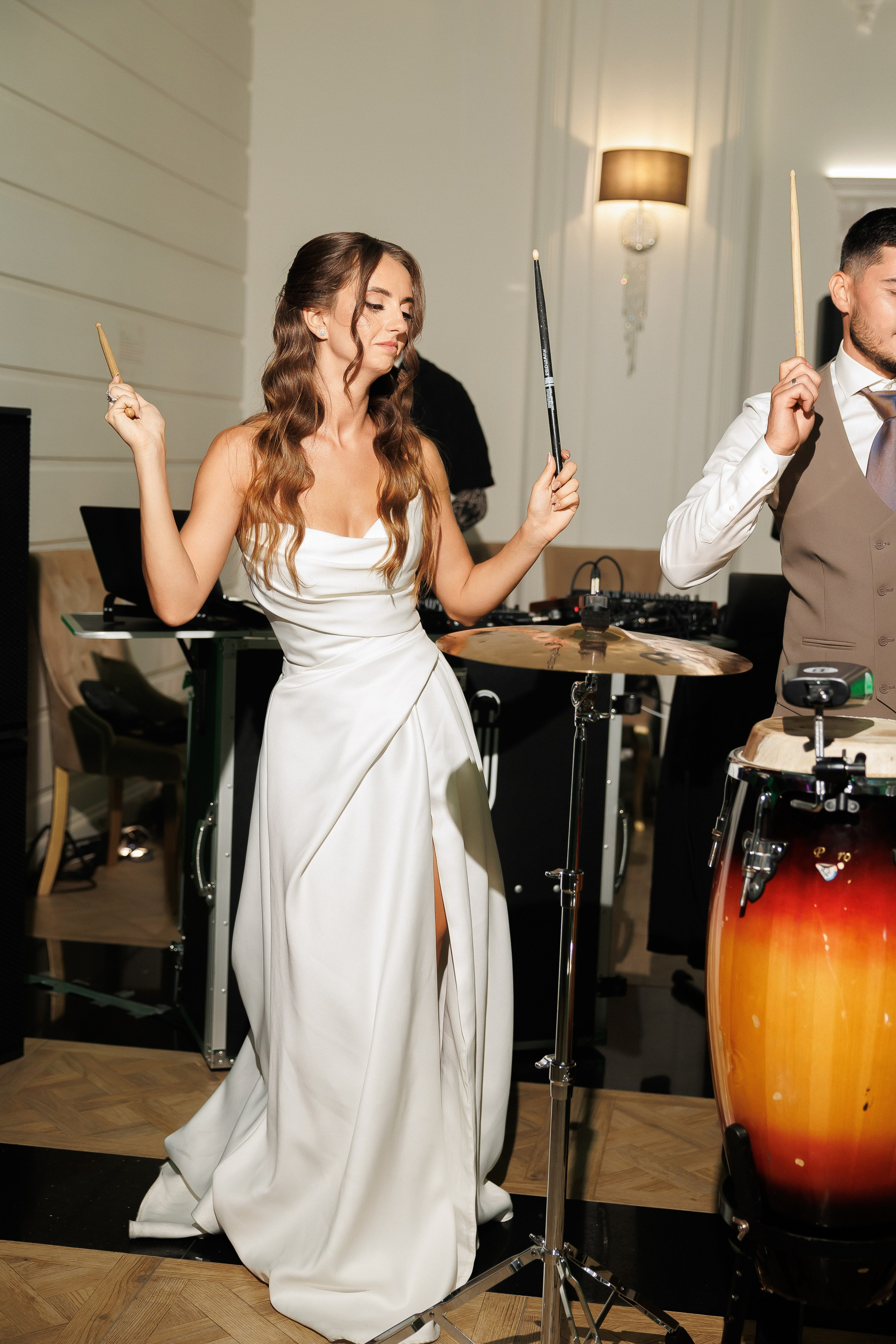 Eugen & Livia — Grand Elysee — Wedding Day. Servicii Foto și Video 067188353