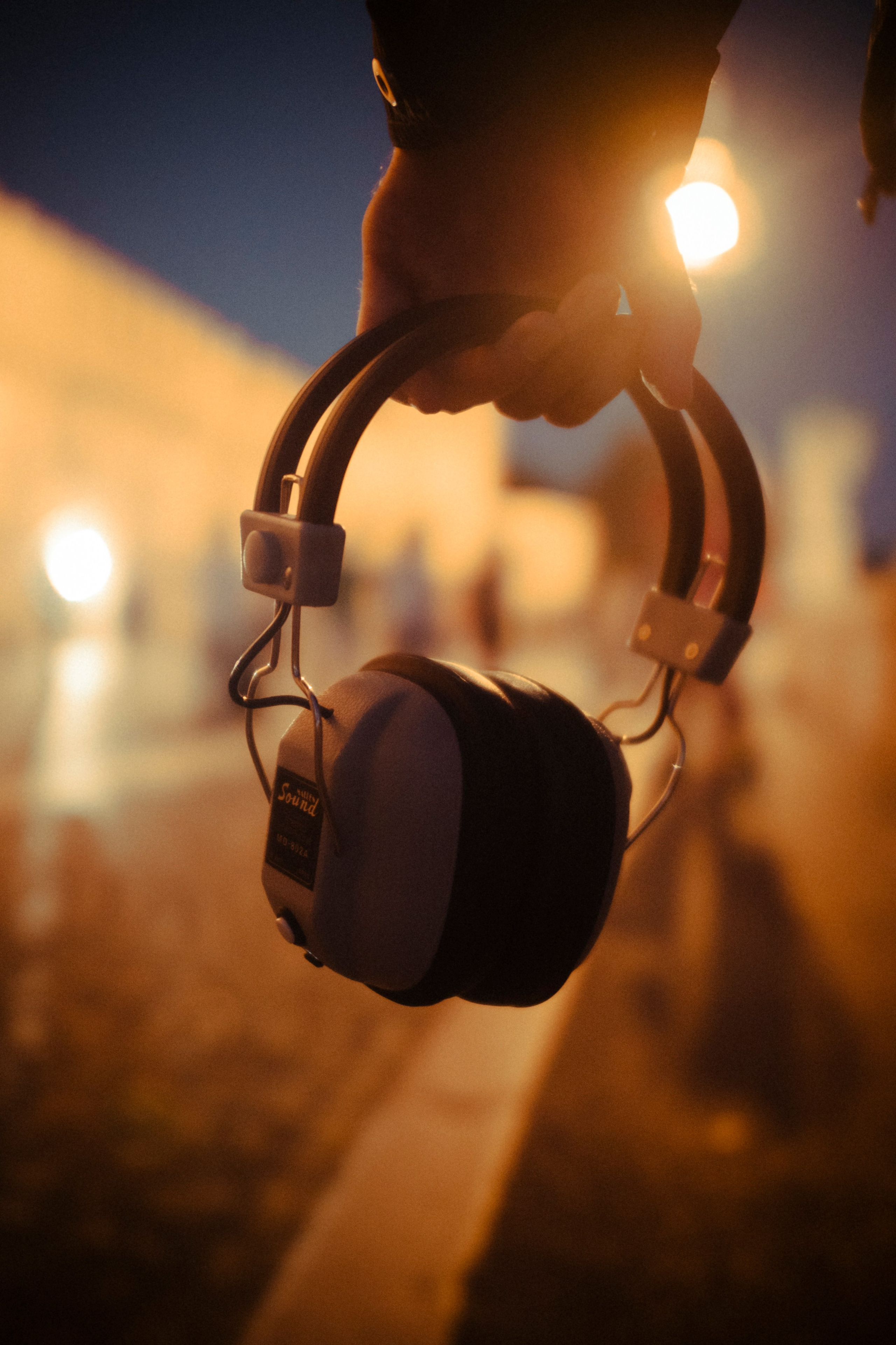 Retro Cuffie. Federico Anglano