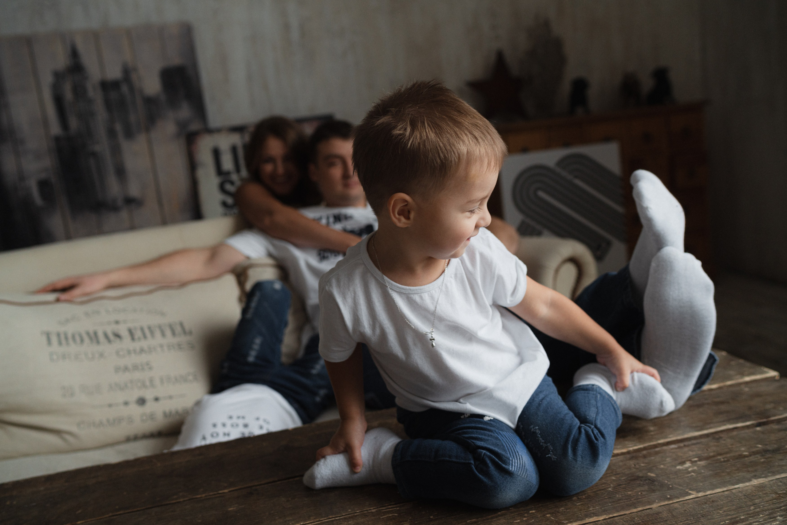 Фотосессия для семьи в студии Дананг. Фотограф в Дананге, Вьетнам. Эстетика и лайфстайл