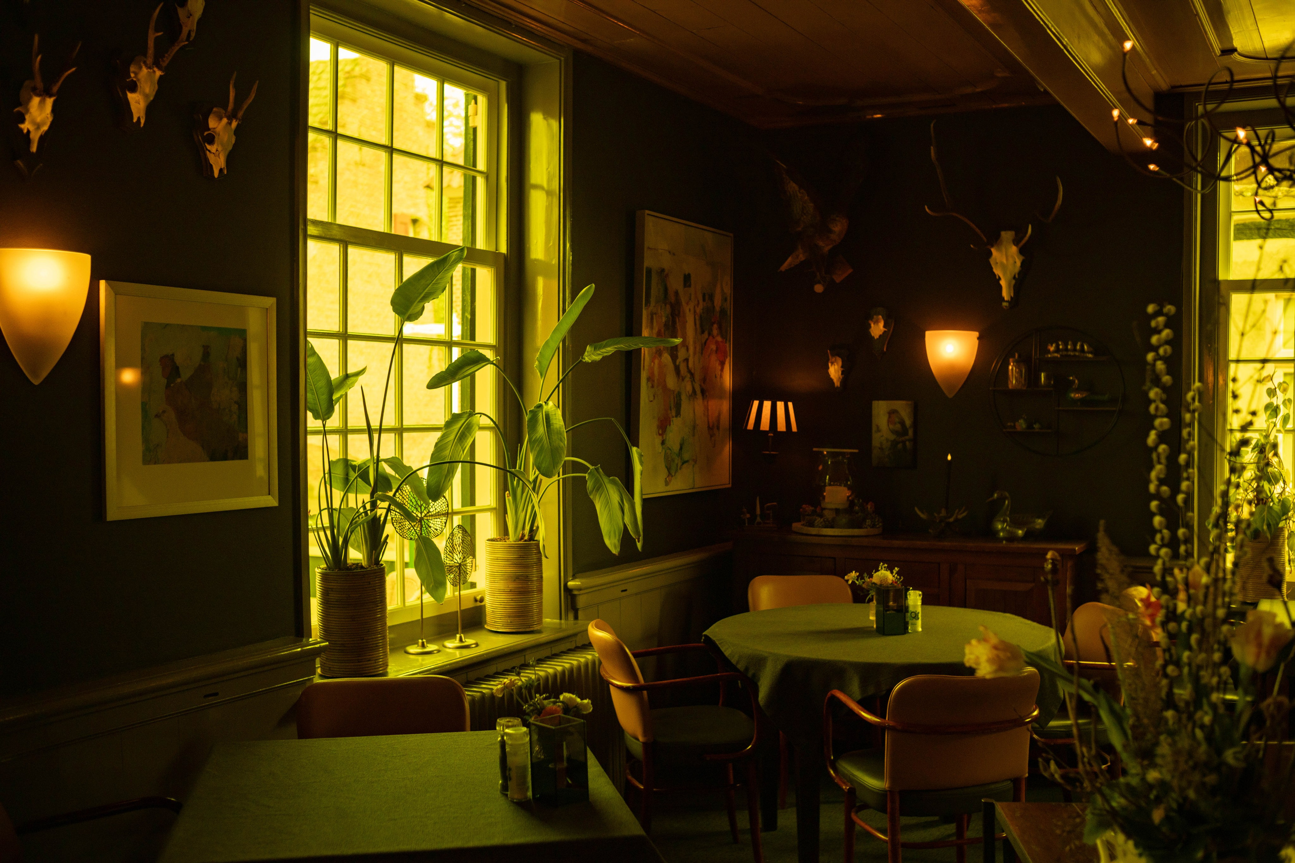 Het Wapen van Bronkhorst Cafe Restraurant. Lero Photographer and a set designer|individual custom portrait and advertising photography in Zutphen