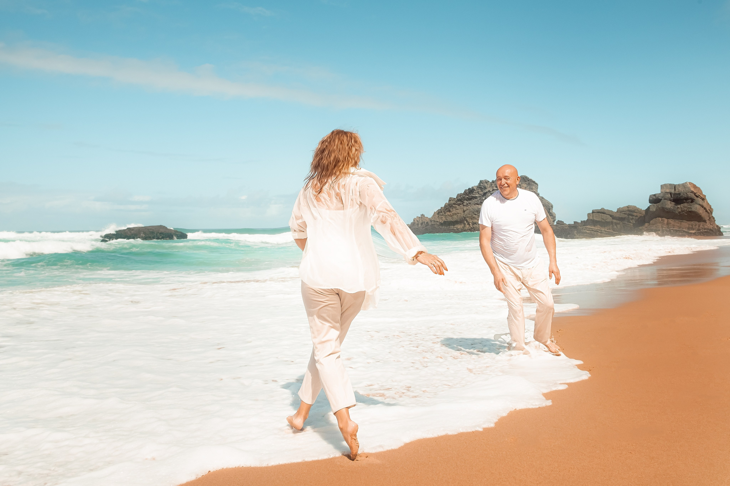 Love story  lisbon beach ocean. сімейна фотосесія лісабон океан пляж. Валерія Сичова. Сімейний та репортажний фотограф в Португаліі