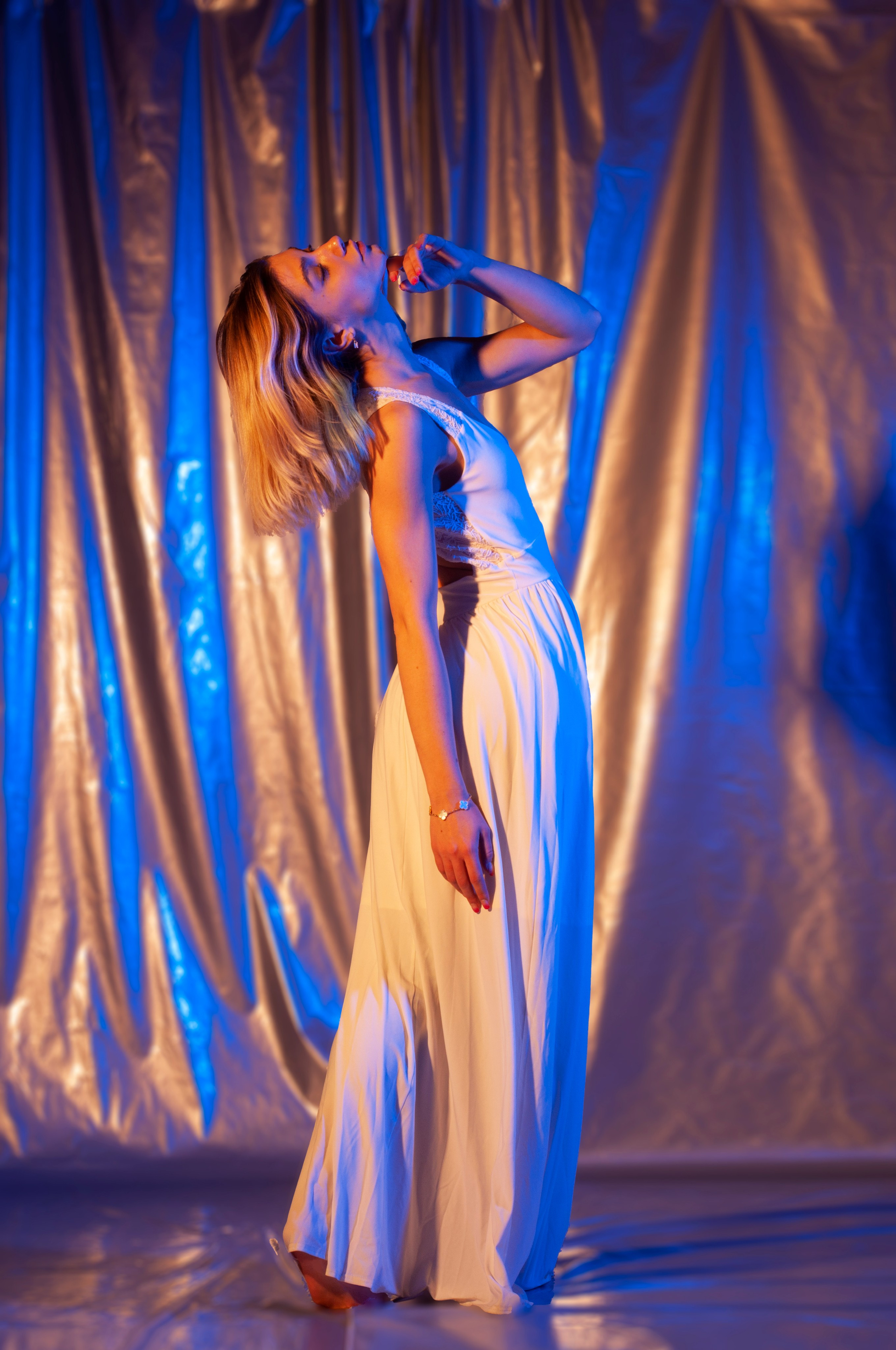 COLORED LIGHTING. PERSONAL PHOTOGRAPHER