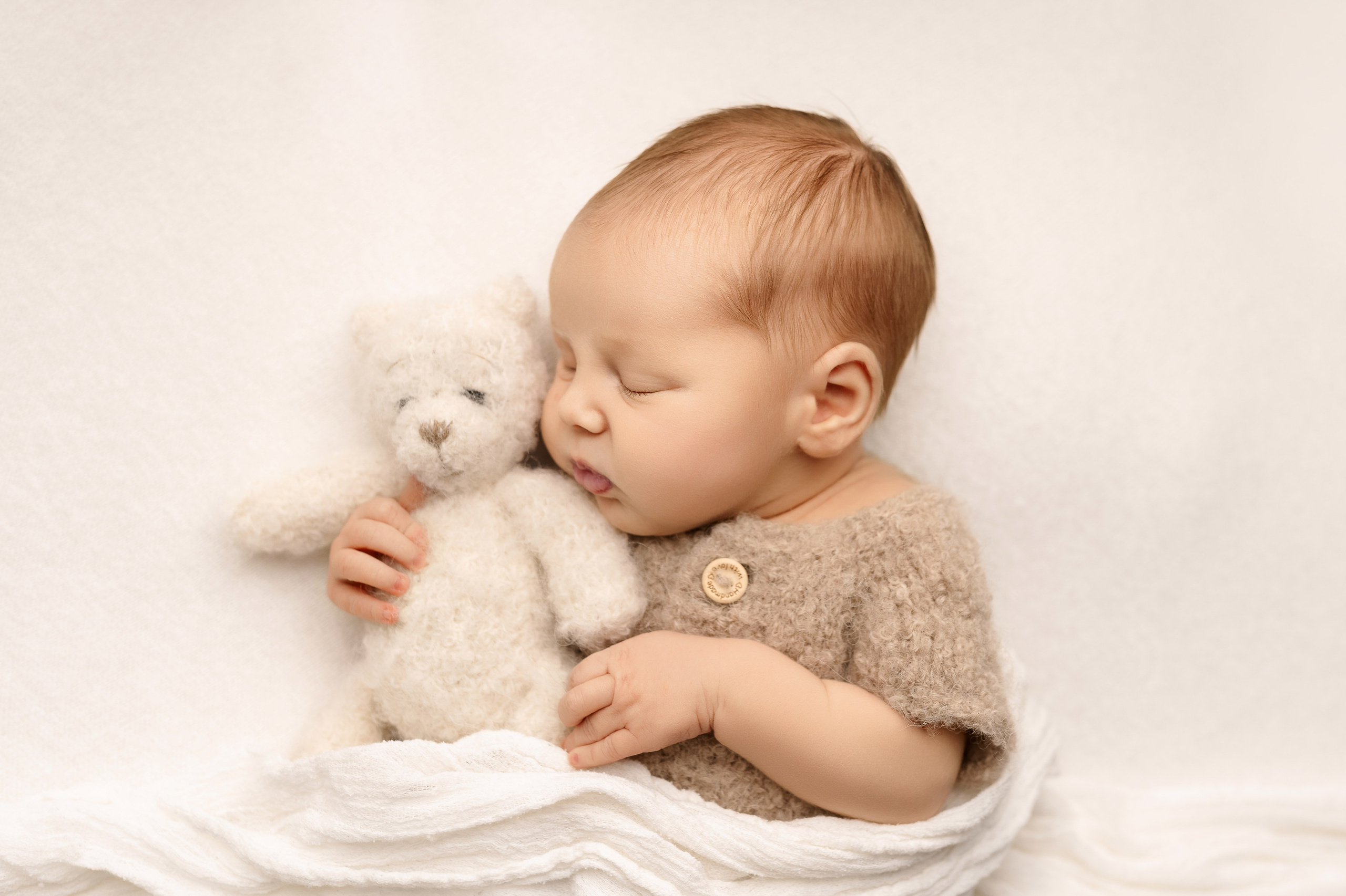 Esu Aleksandra naujagimių ir kudikių fotografė iš Vilniaus