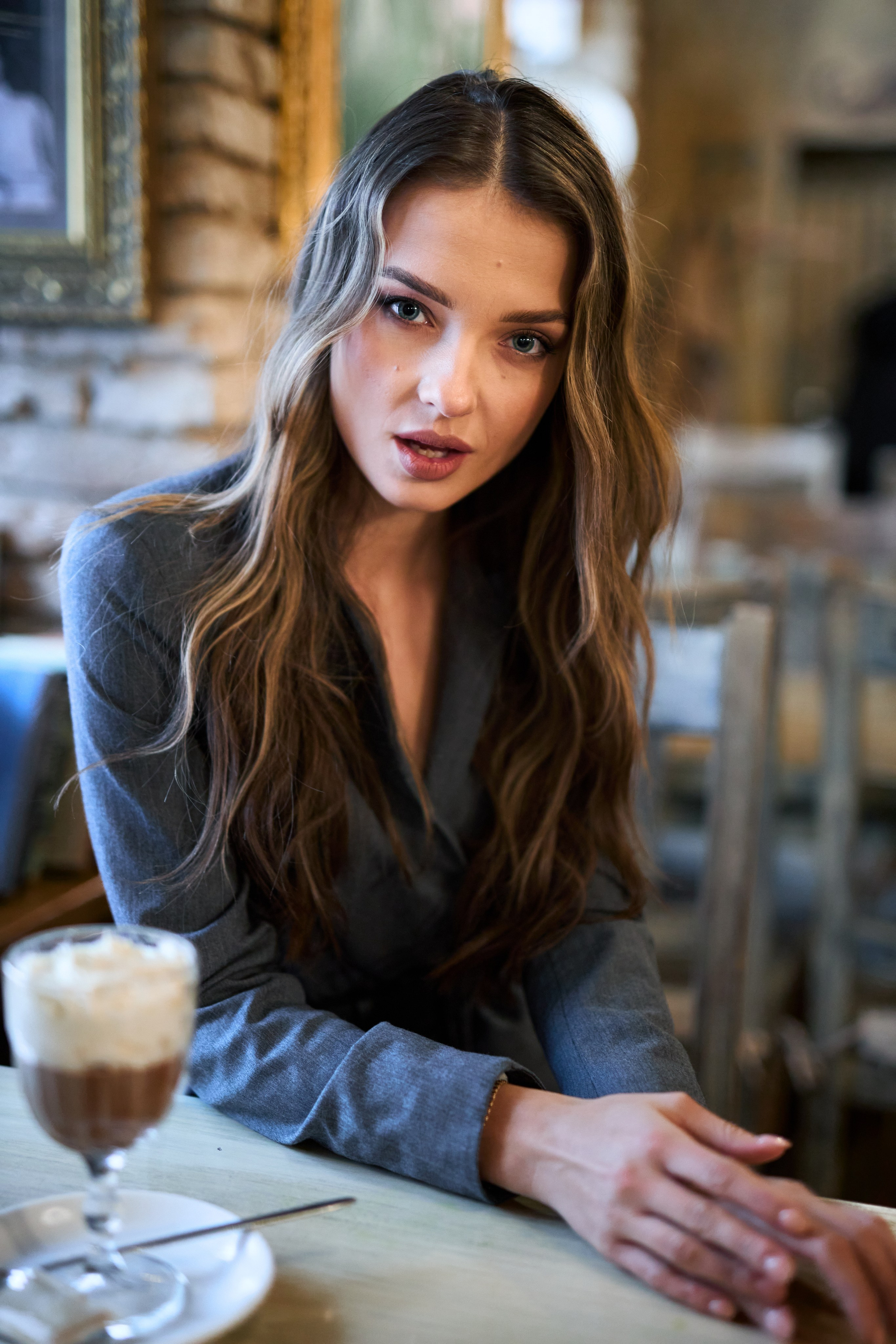 PORTFOLO. Profesionalus fotografas Vilniuje. Asmeninės ir šeimos fotosesijos, vestuvių, krikštynų bei renginių fotografavimas, produktų fotografija