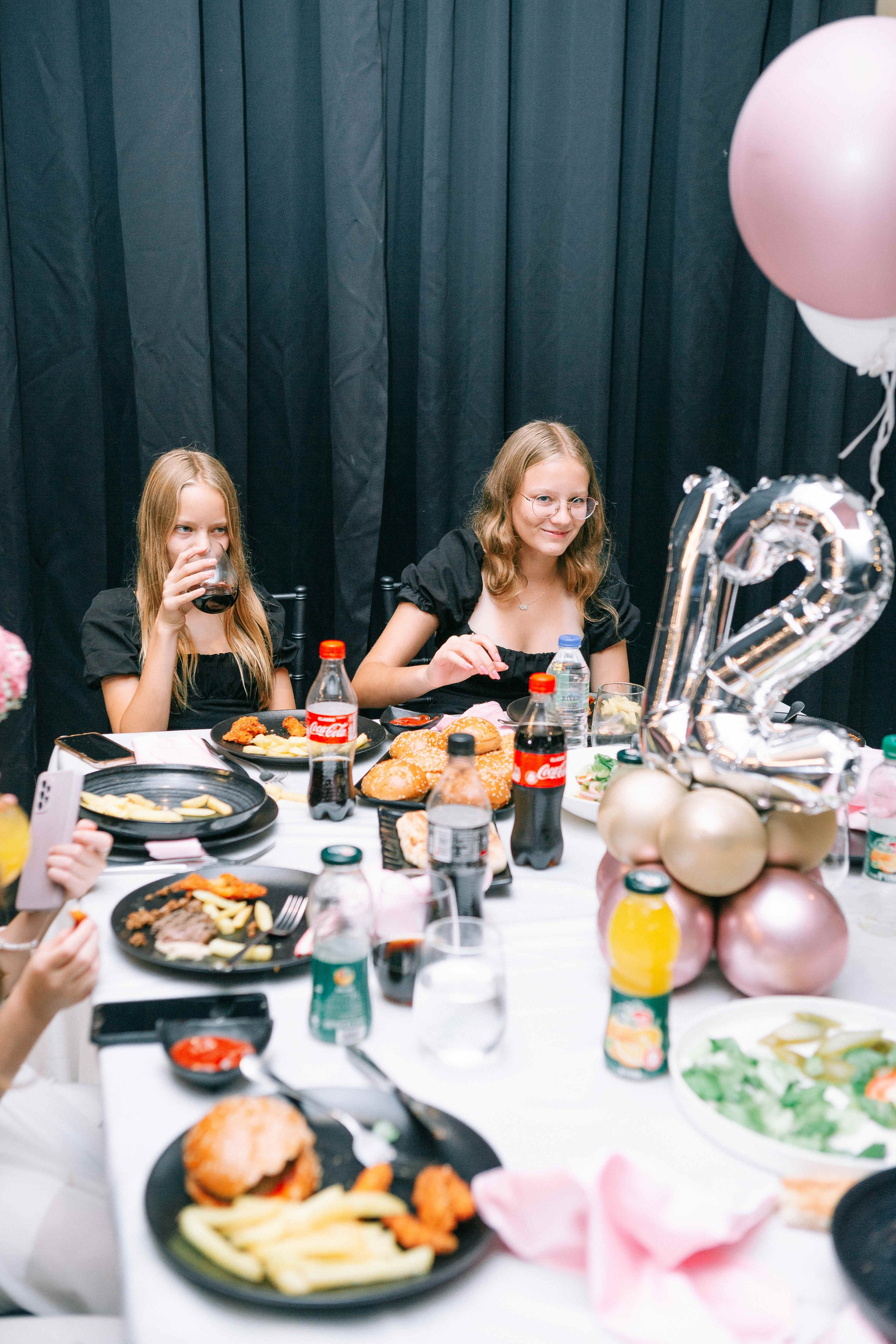 PARTY WITH FRIENDS. Https://shi-photo.com/