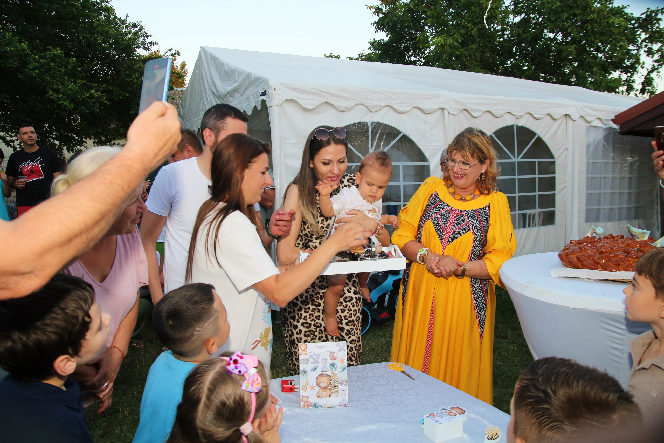 BYZO MEDIA. PETRU BYZO - family and children photographer in ROMANIA