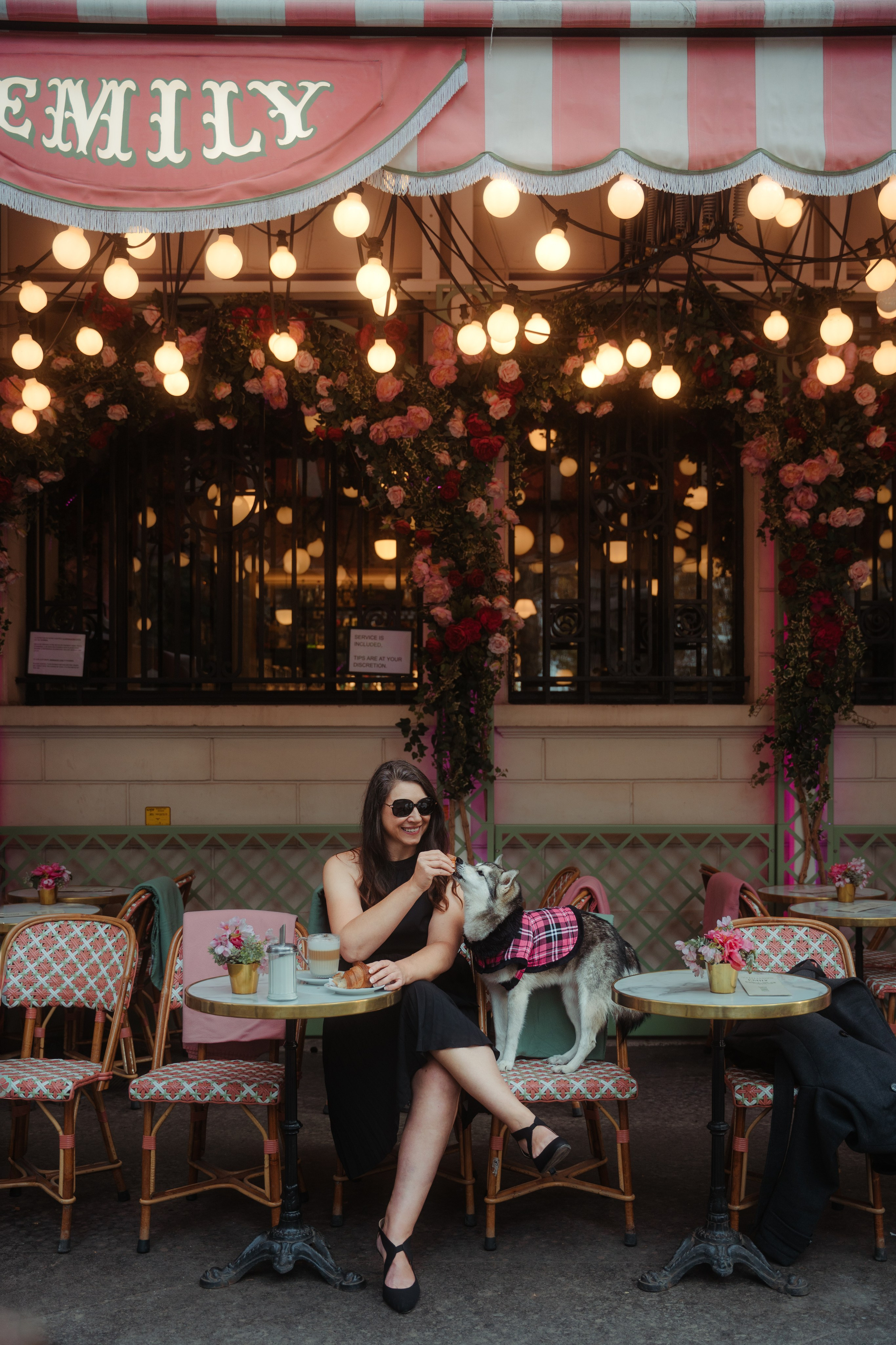 Regina & Luna in Paris. Paris photographer — Polina Osipova