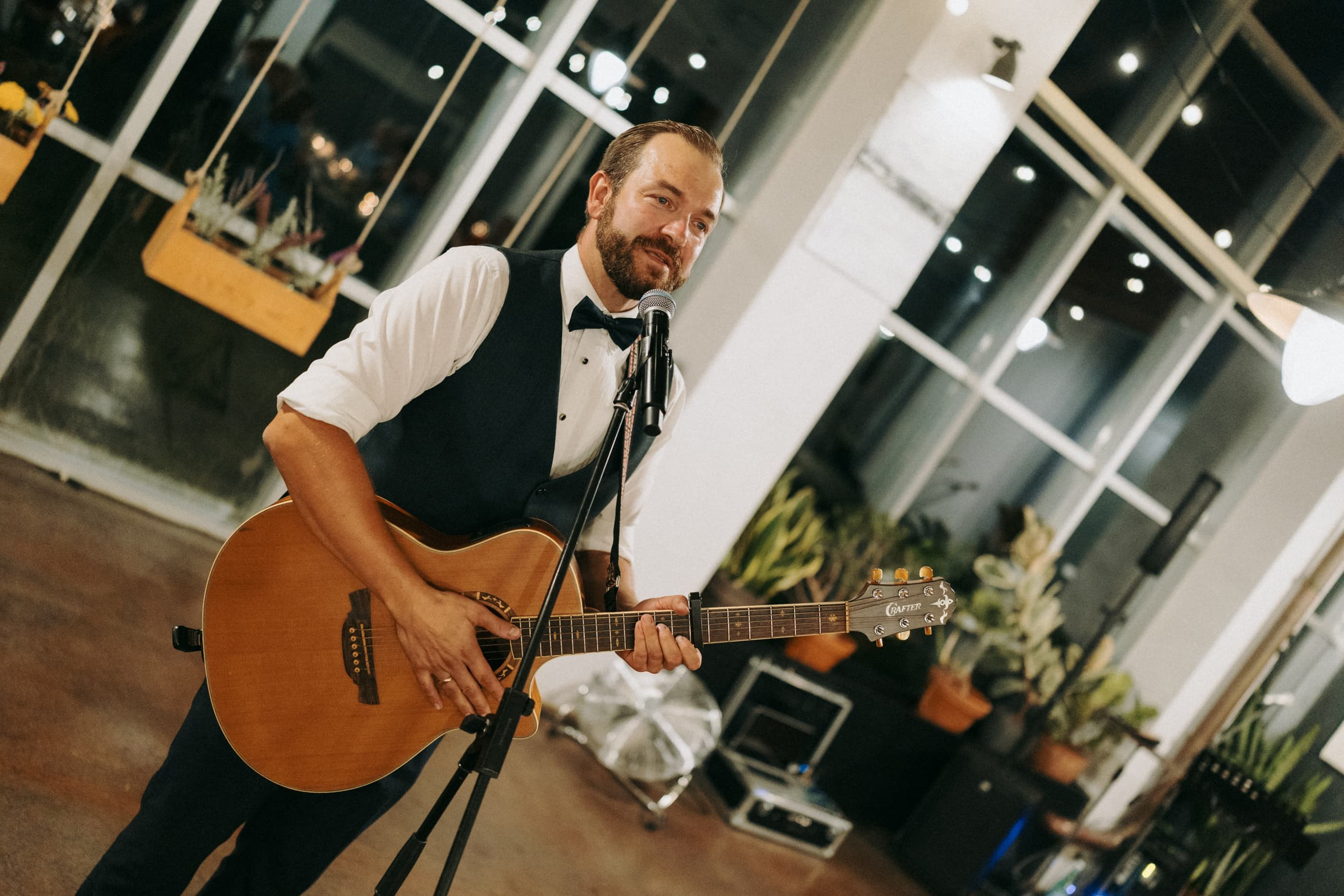 Kristīne & Artis: Romantisks kāzu stāsts Bauskas apkaimē. Fotogrāfs kāzām, ģimenēm un dažādiem pasākumiem