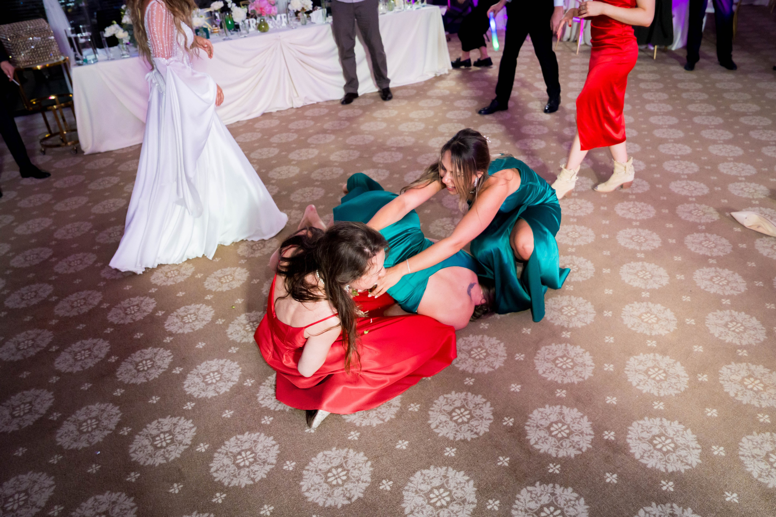 PARTY. Gabriel Florea — Fotograf nuntă București