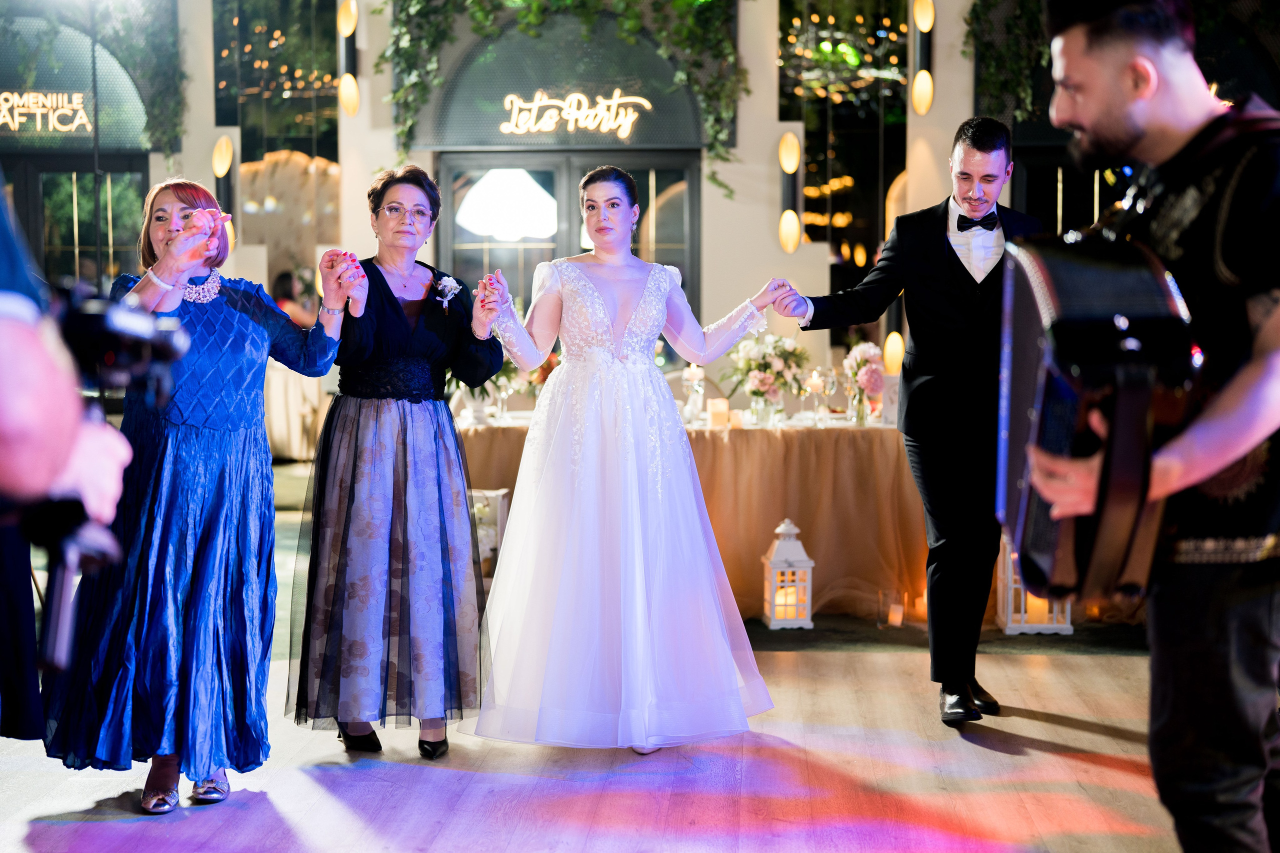 PARTY. Gabriel Florea — Fotograf nuntă București