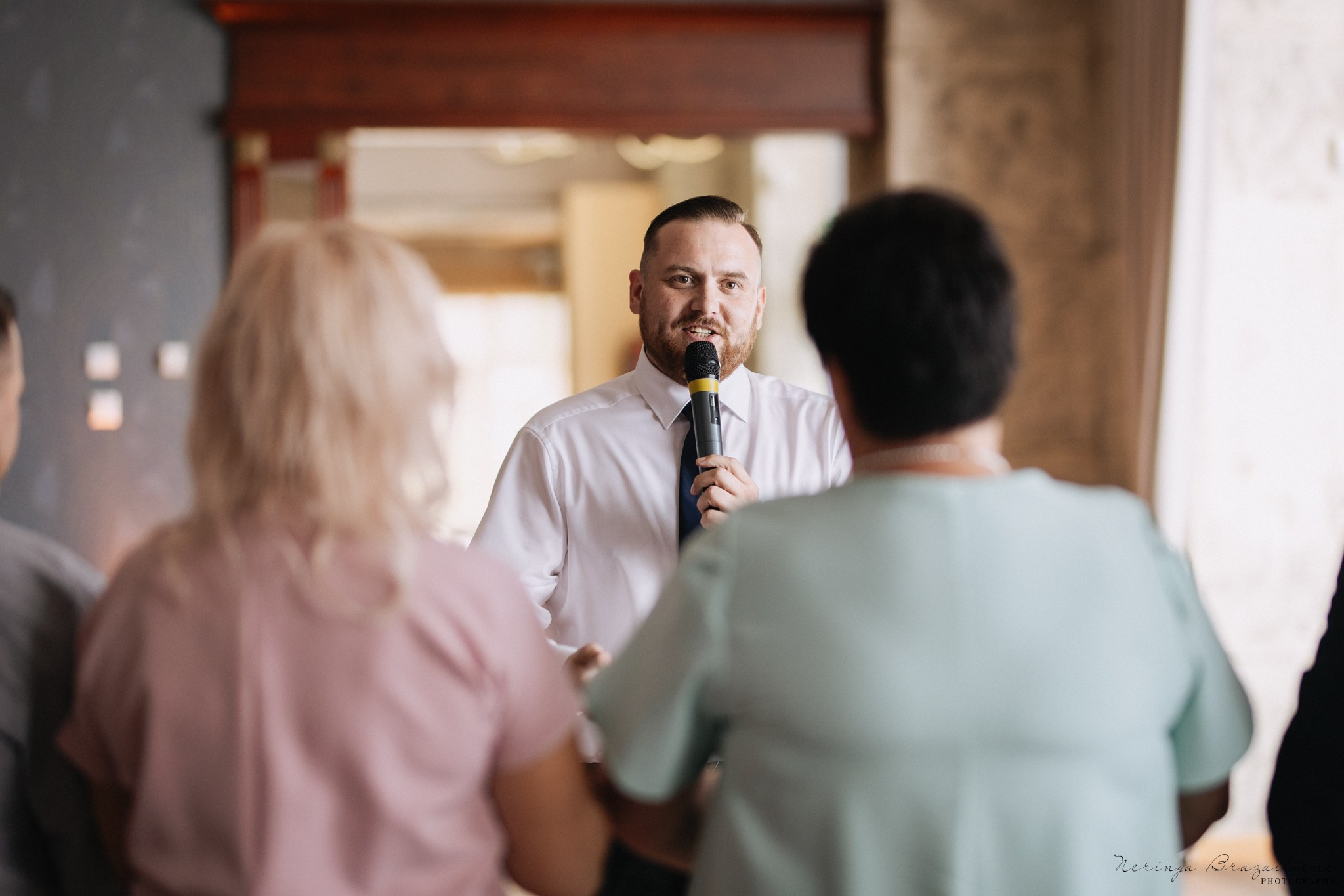 Vestuvinė fotosesija Kaune, Vienybės aikštėje, prie Lietuvos banko