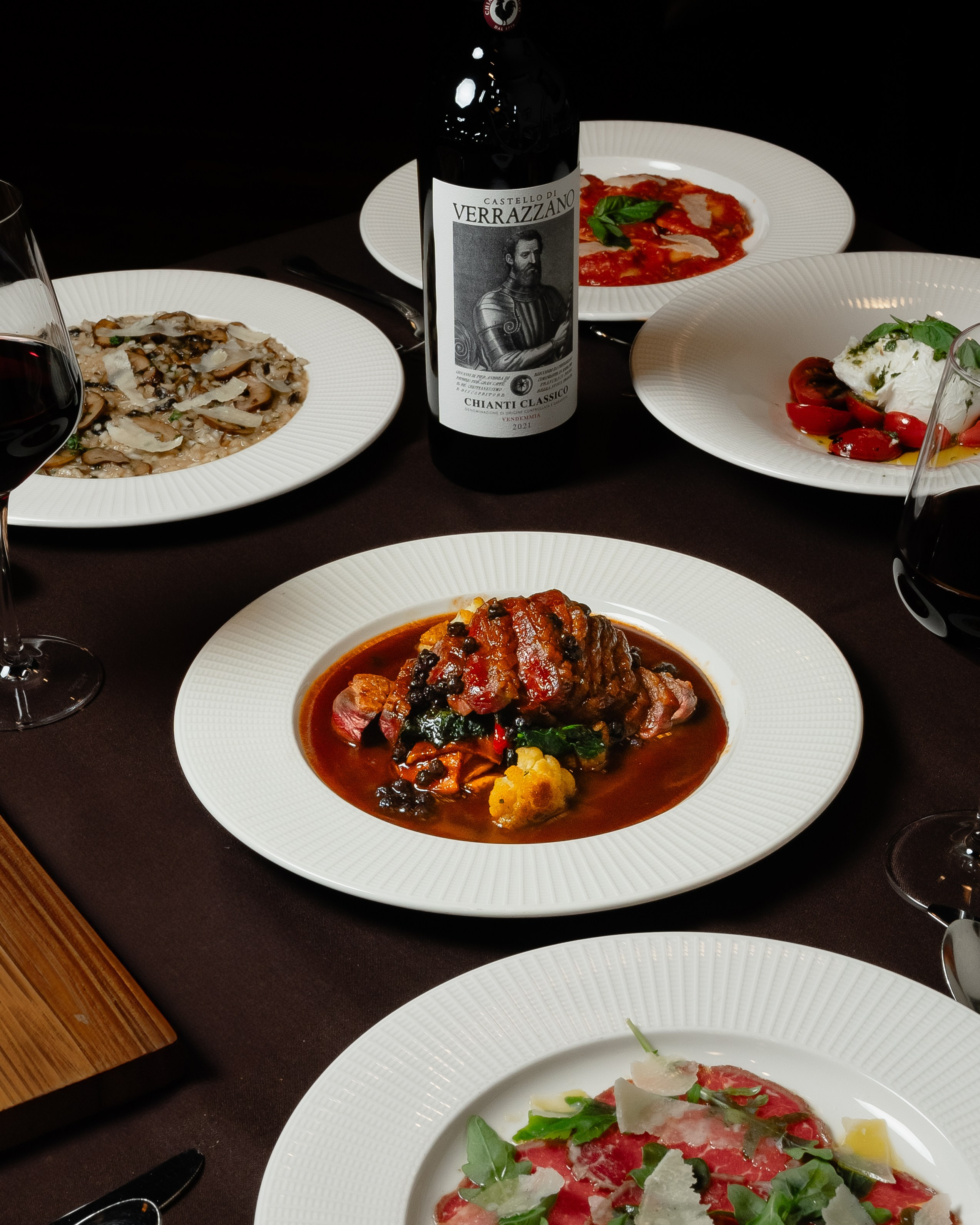 Luna. Welcome to my video and photo world!