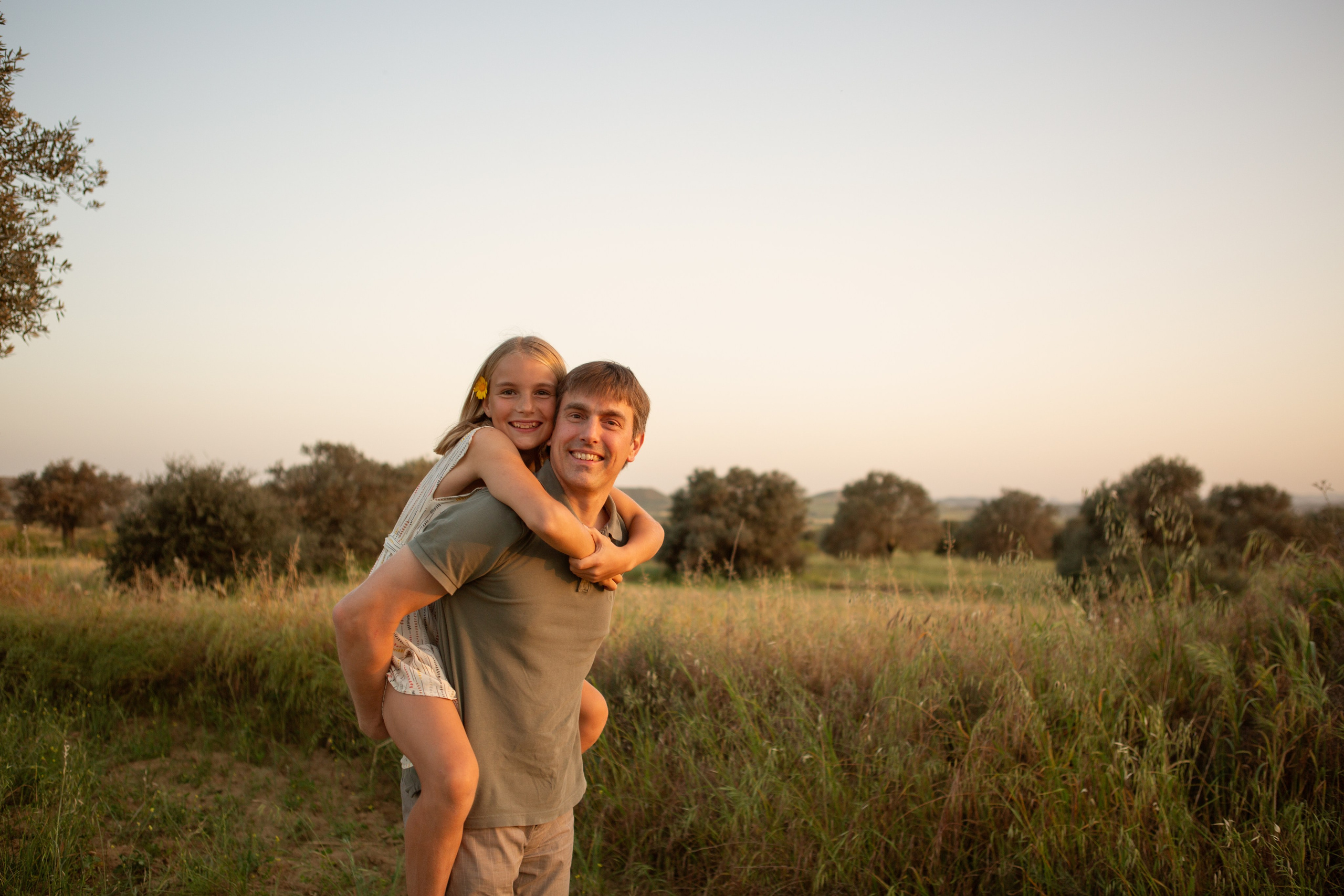 Family Lifestyle Outdoors. Фотограф беременности и новорожденных на Кипре Анна Милосова