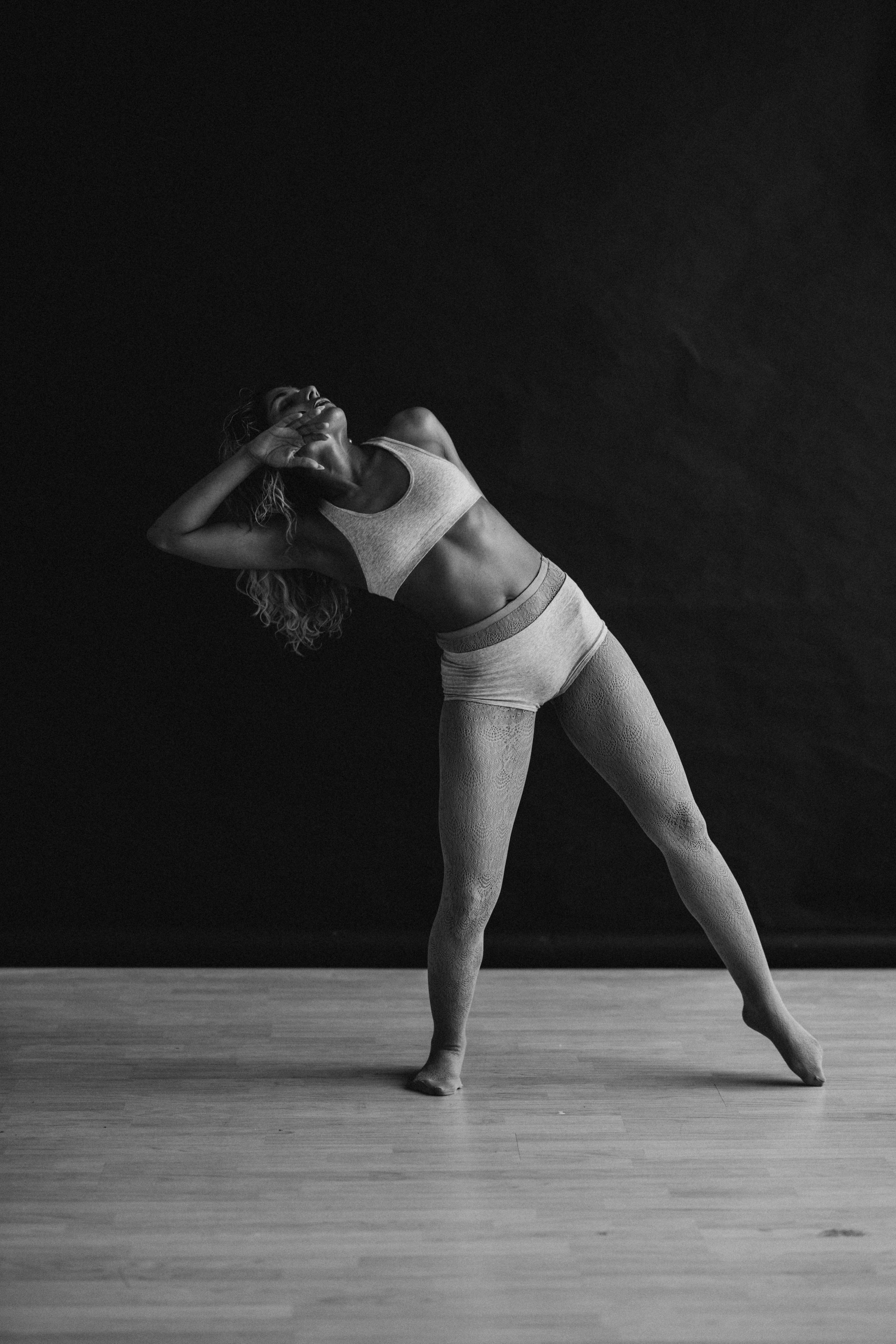 DANCERS. Victoria Olonen – Cinematic Portrait Artist | Helsinki & Europe
