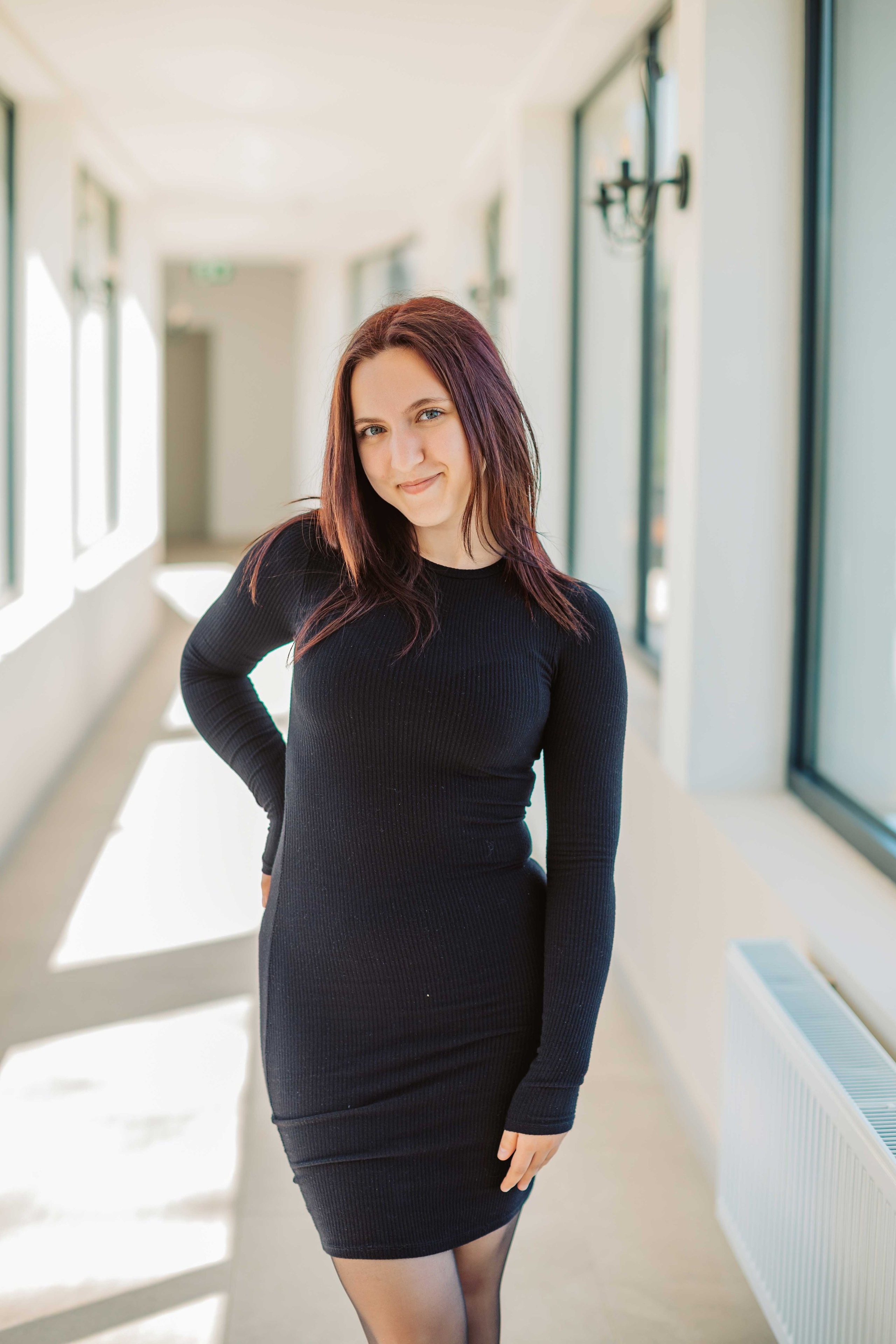 12F — Pedagogic. Contrast Studio