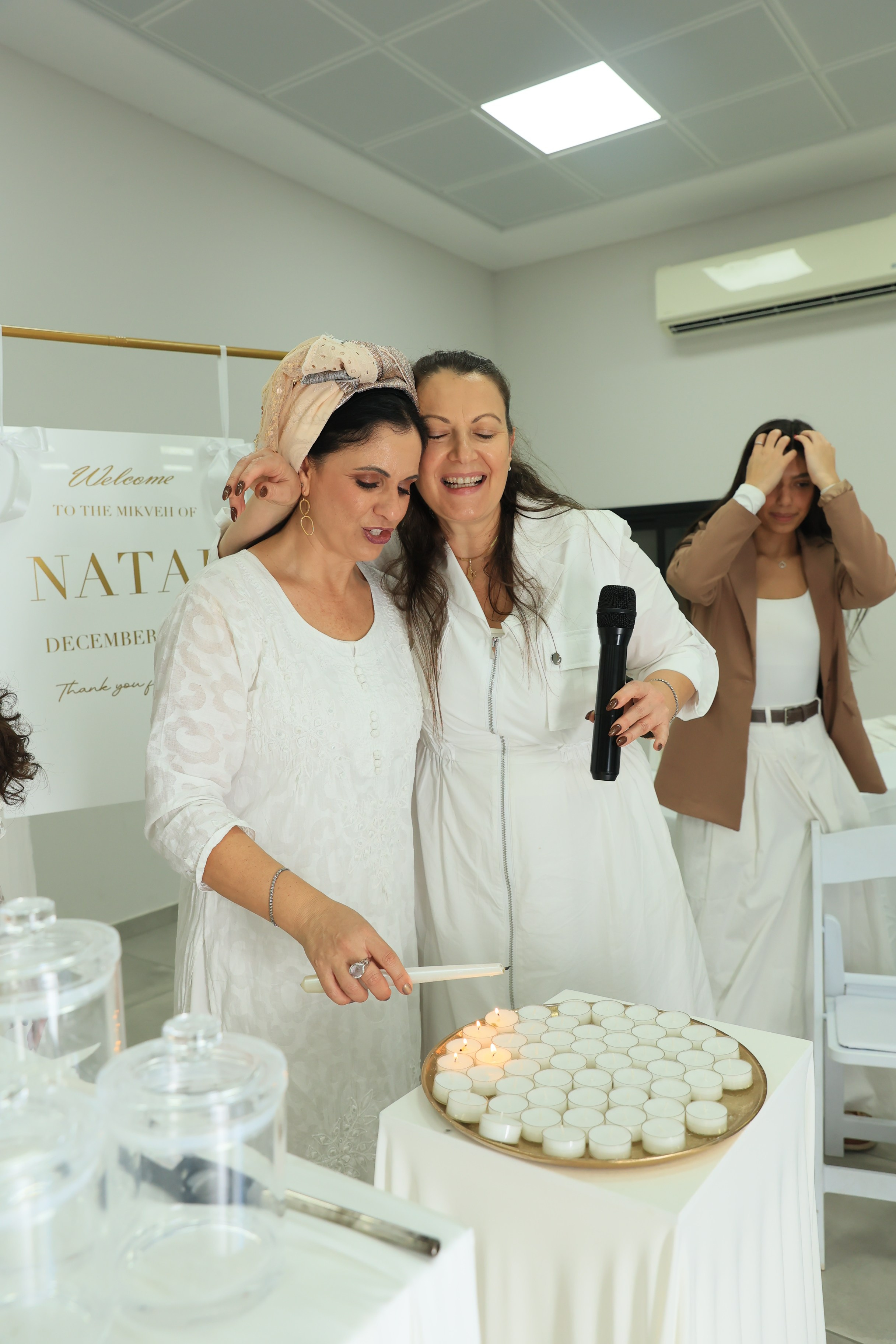 נטף הפרשת חלה. שני ויזל | צלמת הריון, צילומי משפחה וצילומי בוק בת מצווה