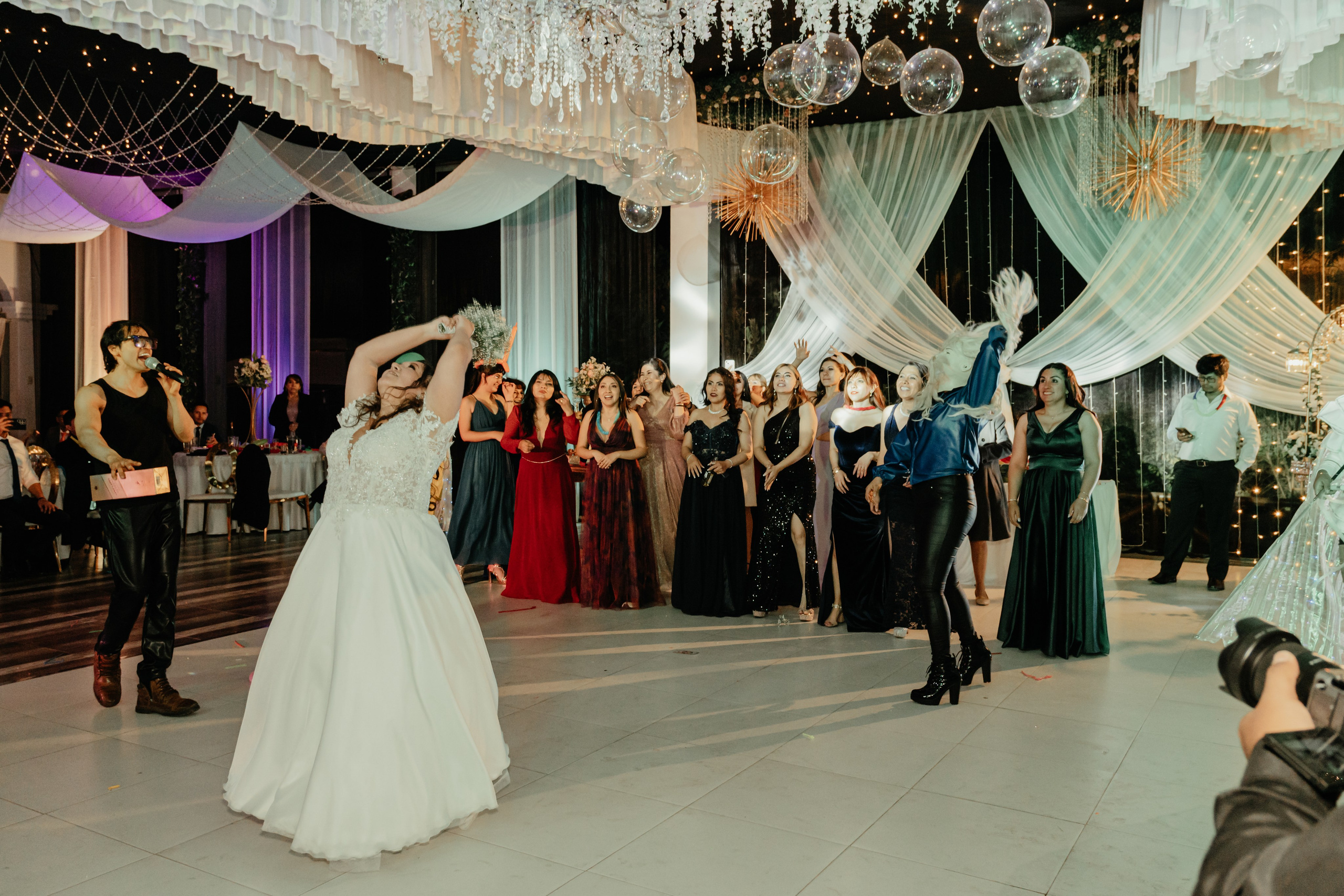 VANIA + LUIS BODA CIVIL. Studio KVTA | Fotografía y Video de Bodas en Arequipa