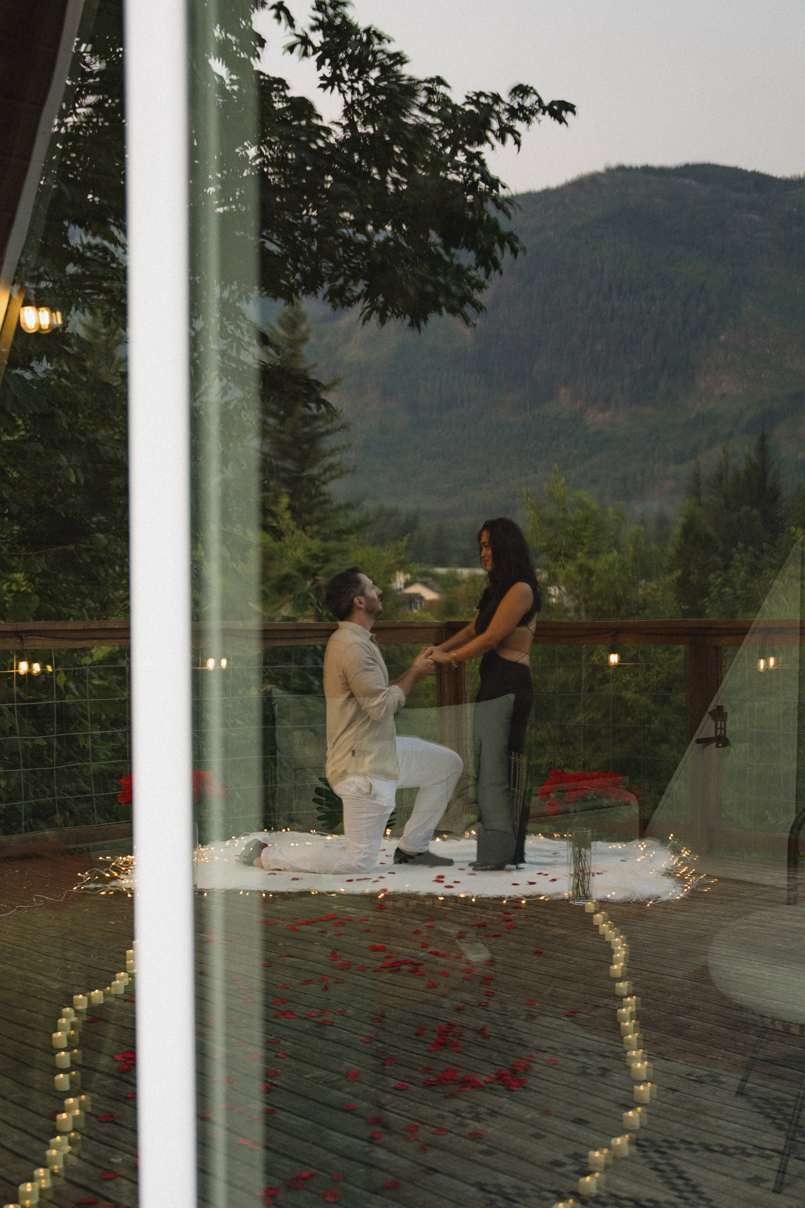 Blaine and Anya proposal. Photographer in Washington Sophia D