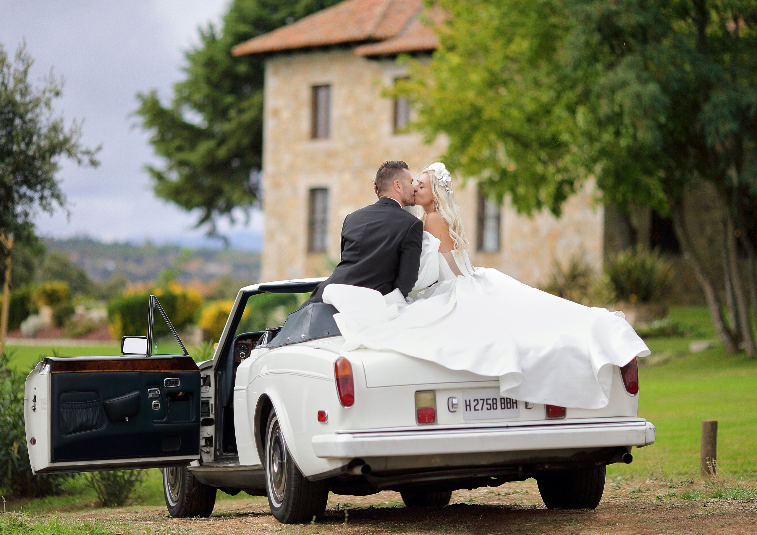 Madrid. Finca El Gasco. Luxury wedding, portrait, family photographer over Europe