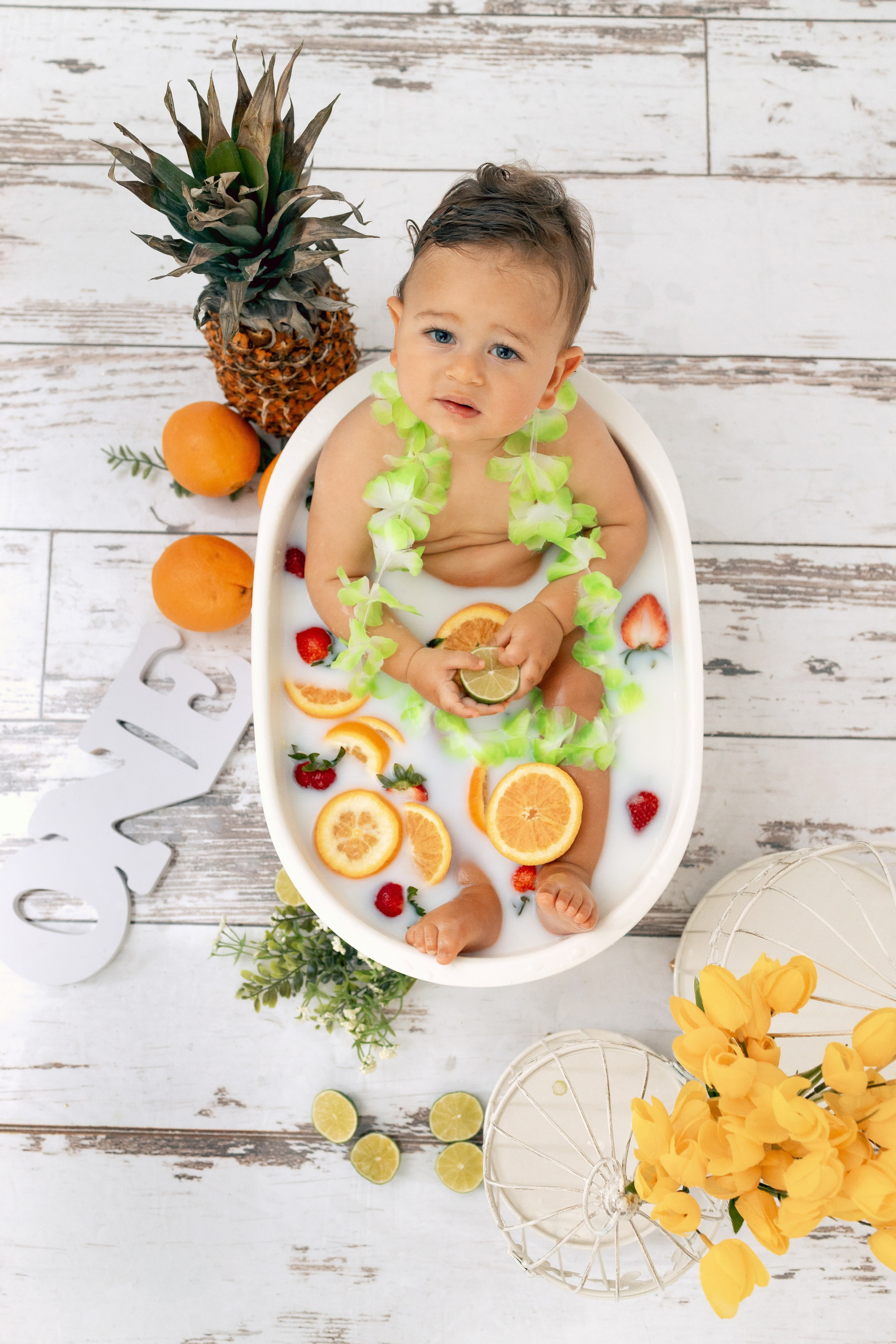 Milk bath. Anaeliseevaphoto.com