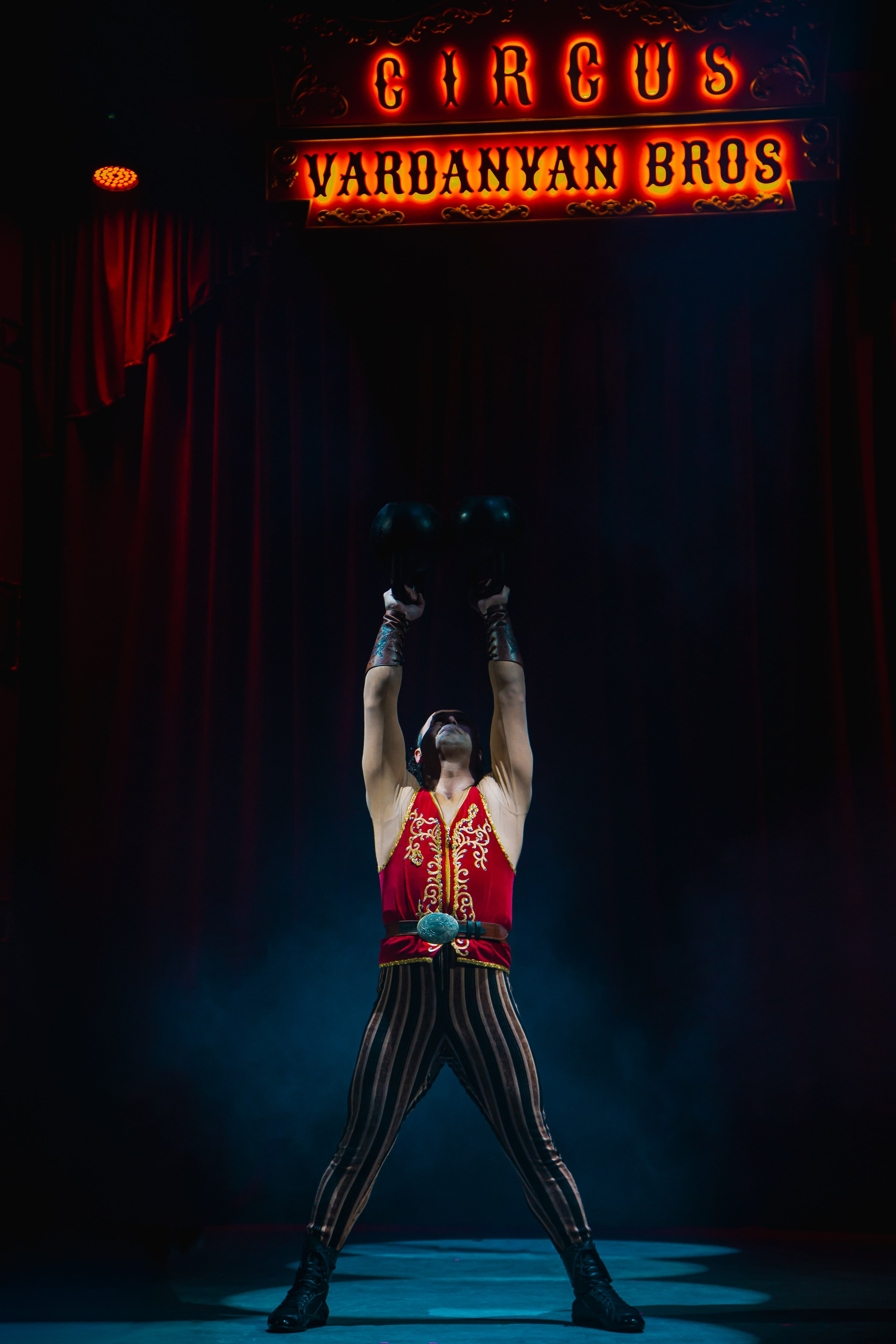 Vardanyan Brothers Circus. Nicky Tseps PH