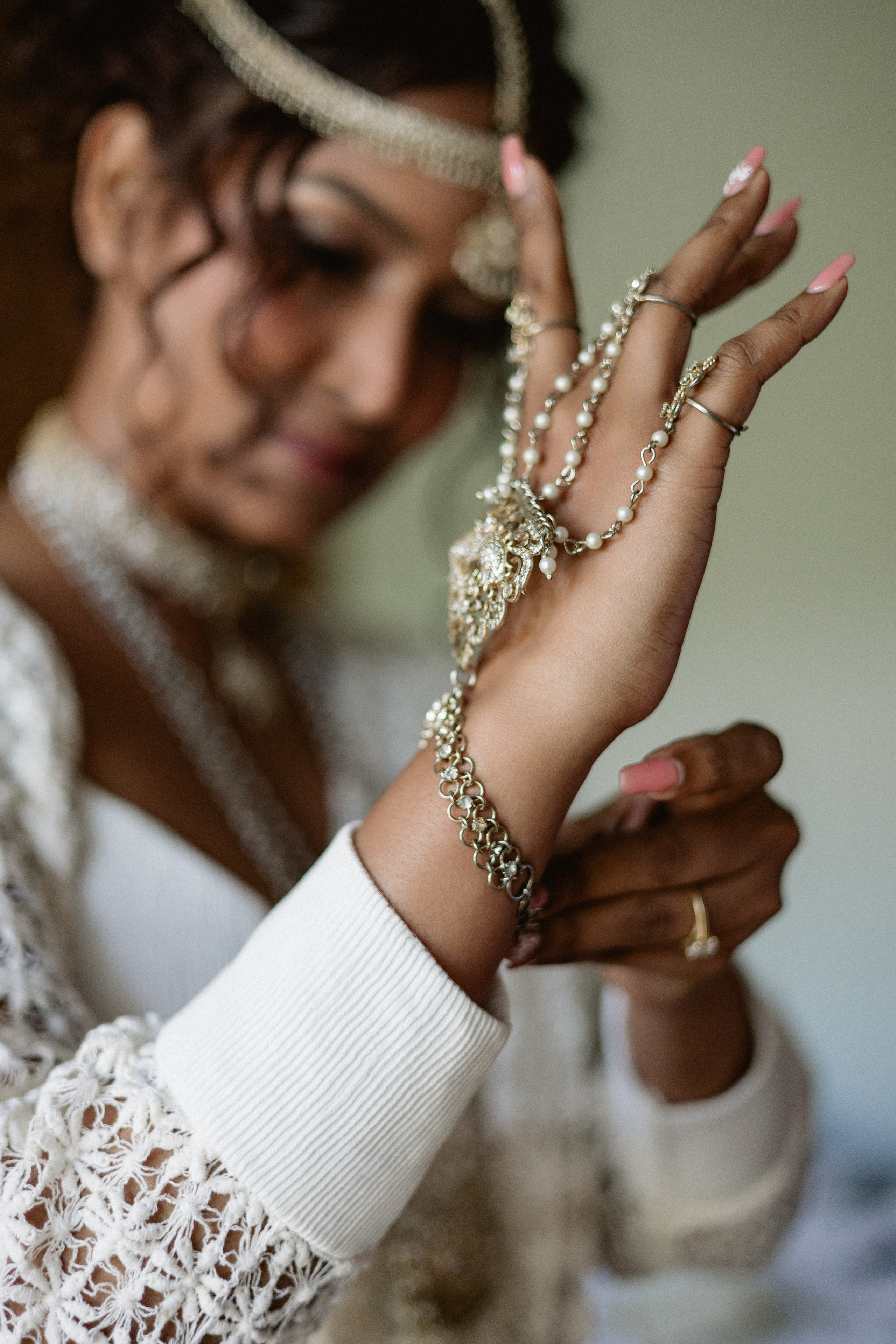 Thesakaya and Kevin. Photographer Anna Nazarenko