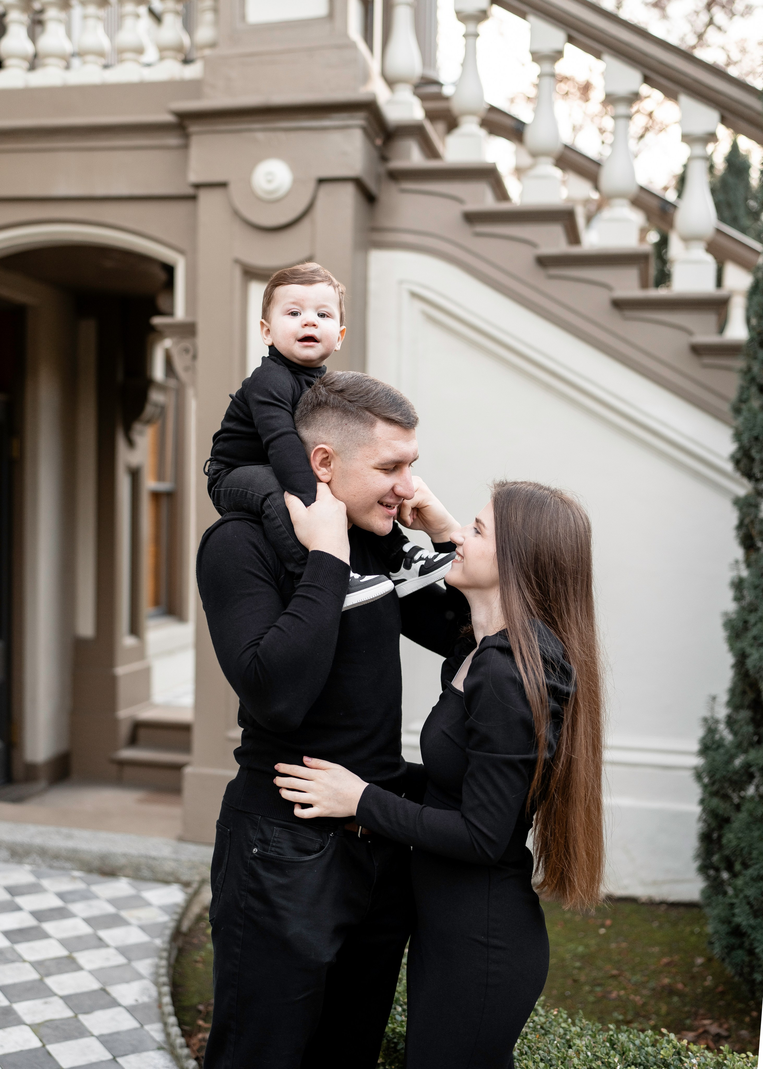 Artem, Nadia & Elisha. Family photographer in Sacramento | Sofia Pavenko