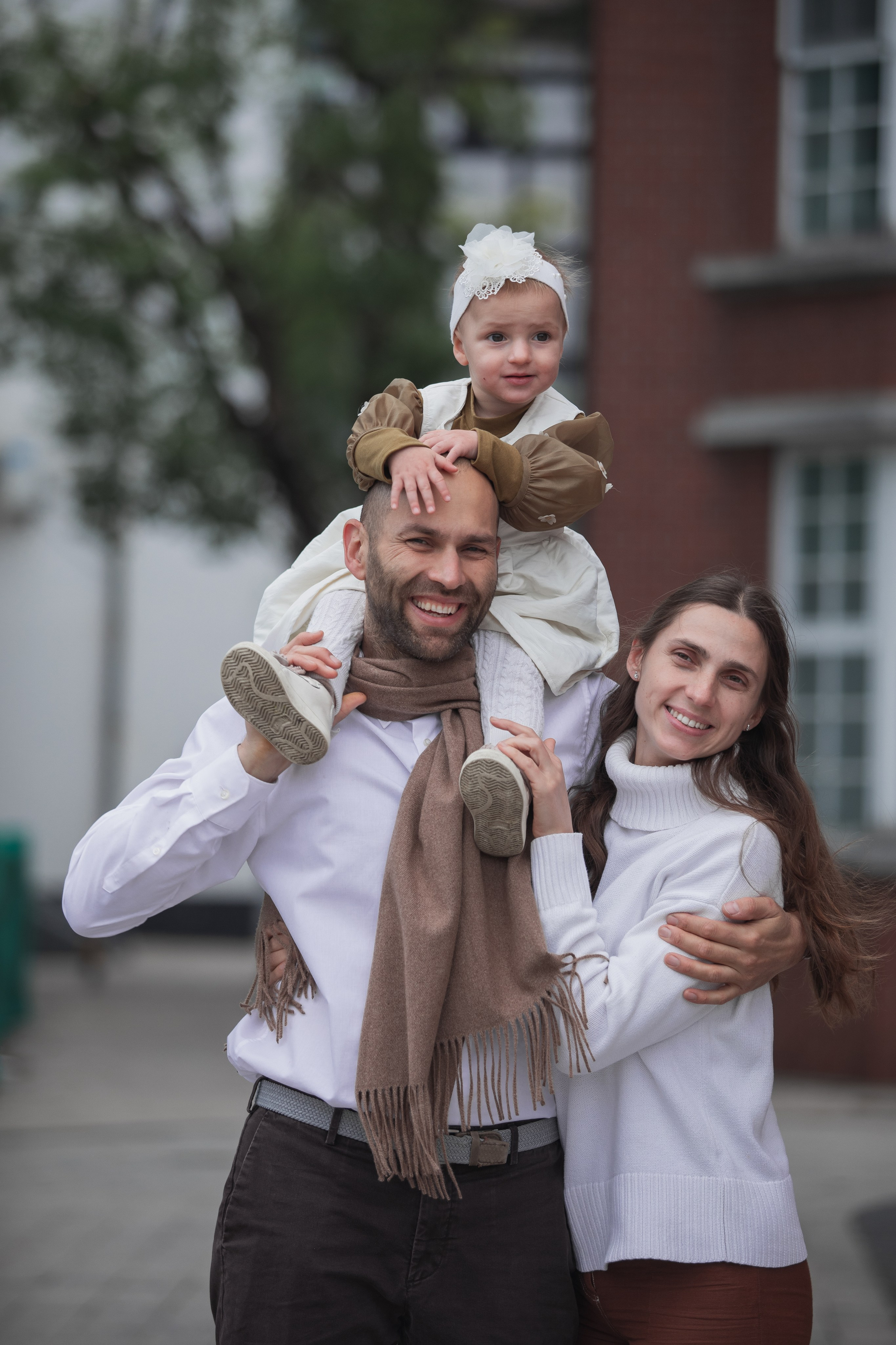 Family photoshoot in Temsa town, Shanghai. Photographer in Shanghai — Lola Pidluskaya