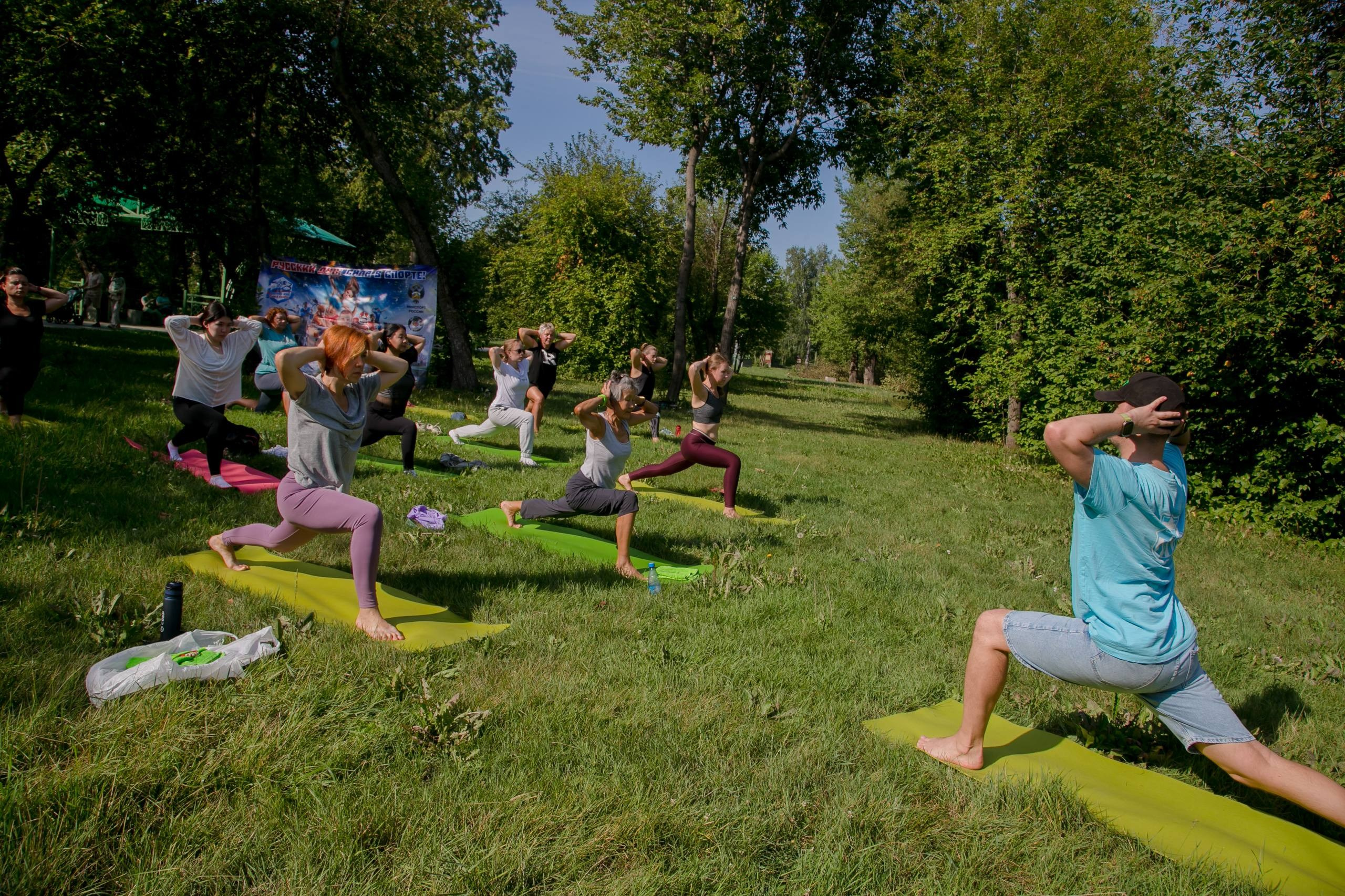 Yoga вместе с Xfit!. Репортажная съемка Shanghai Александр Ростов