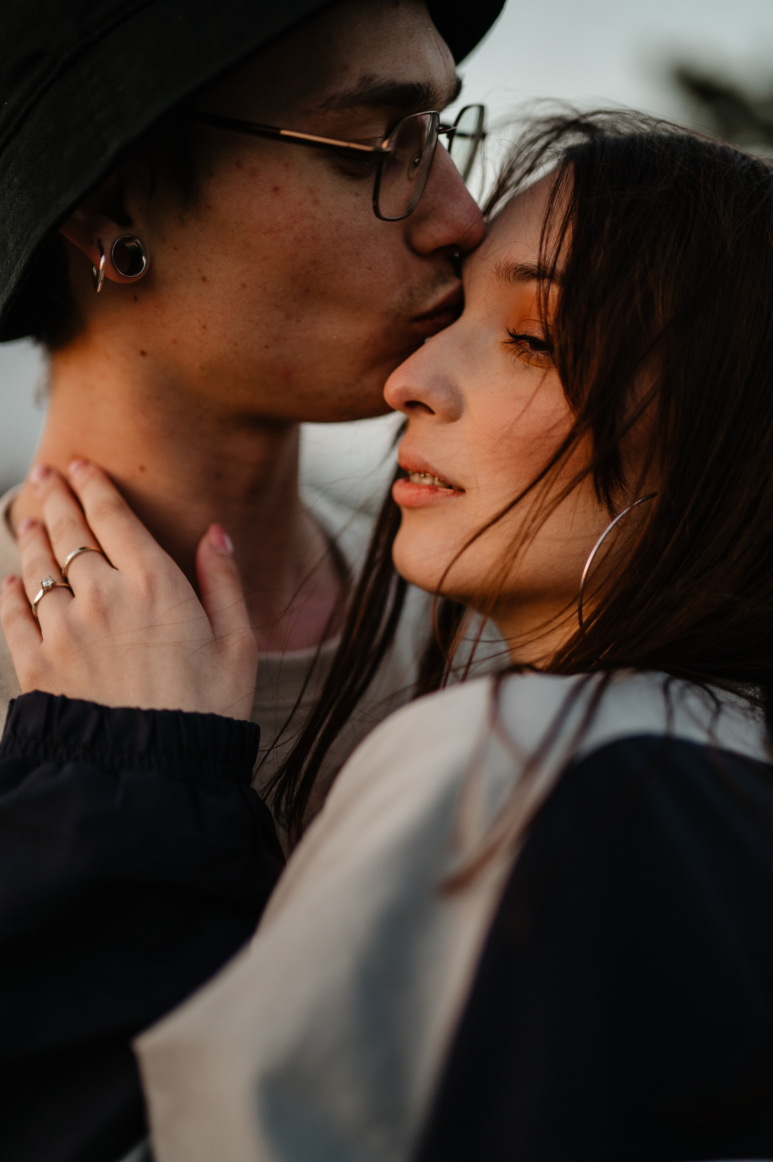 Sedinta foto la apus de primavara, copaci infloriti primavara. Proud Vision Weddings | Wedding Photography & Film — Servicii profesionale Foto Video Nunta Iasi