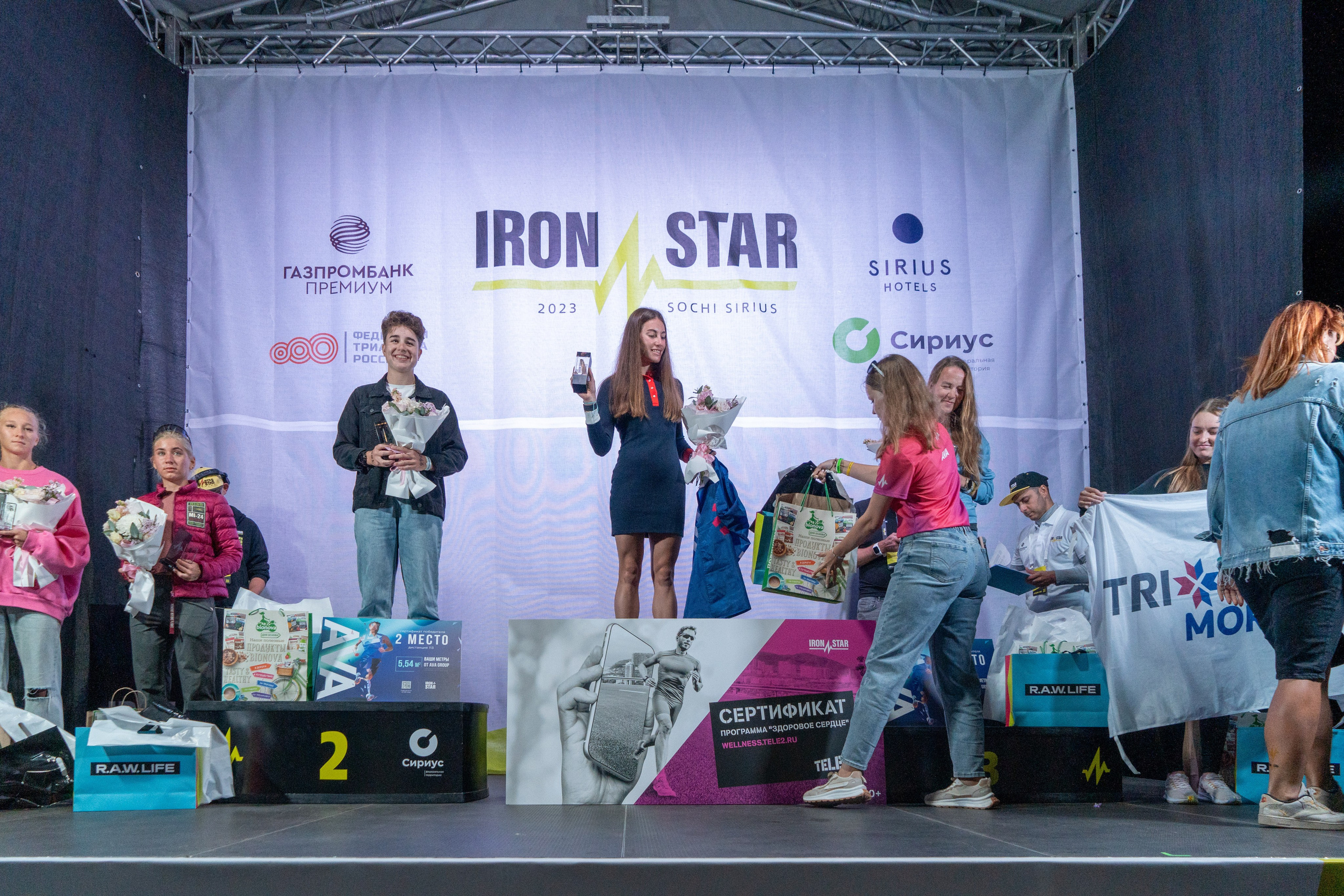 Фотоотчет партнерской интеграции для компании TELE2 на фестивале Ironstar. Репортажный фотограф в Красной Поляне и Сочи Павлюченко Екатерина