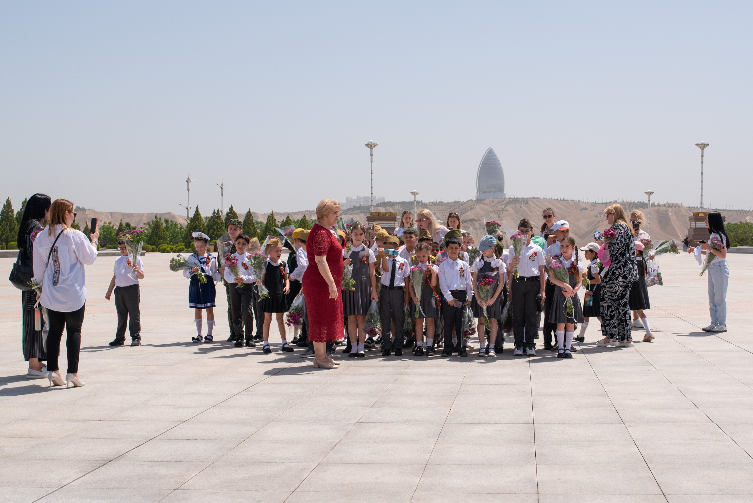 Вечный огонь 2"А» класс. Ваш фотограф в Ашхабаде Гамлет Осипов