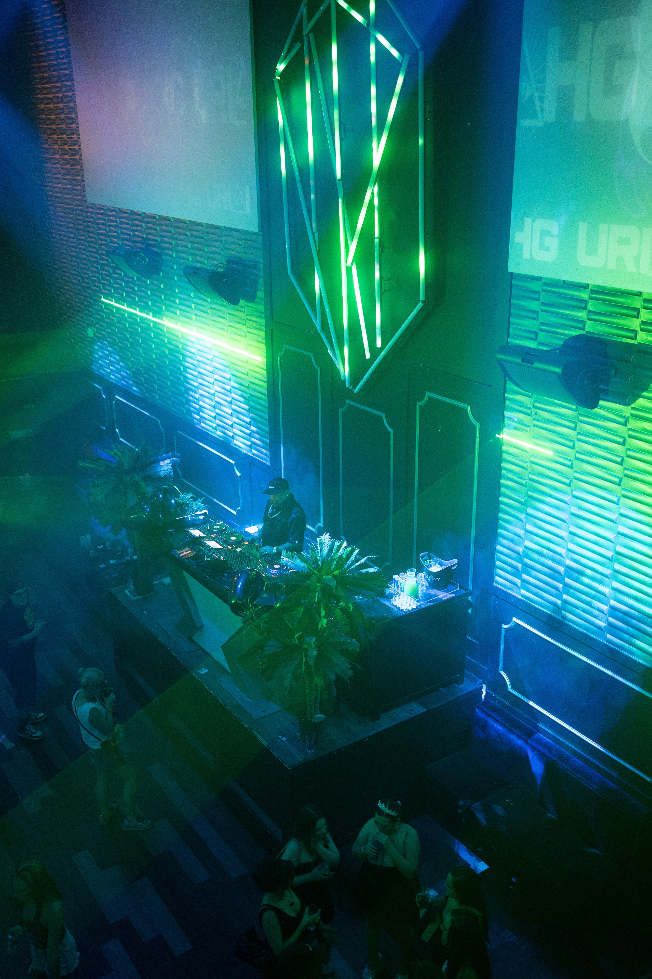 Aliens On Mushrooms & INVY Present: Shiba San. Ke’Ondris