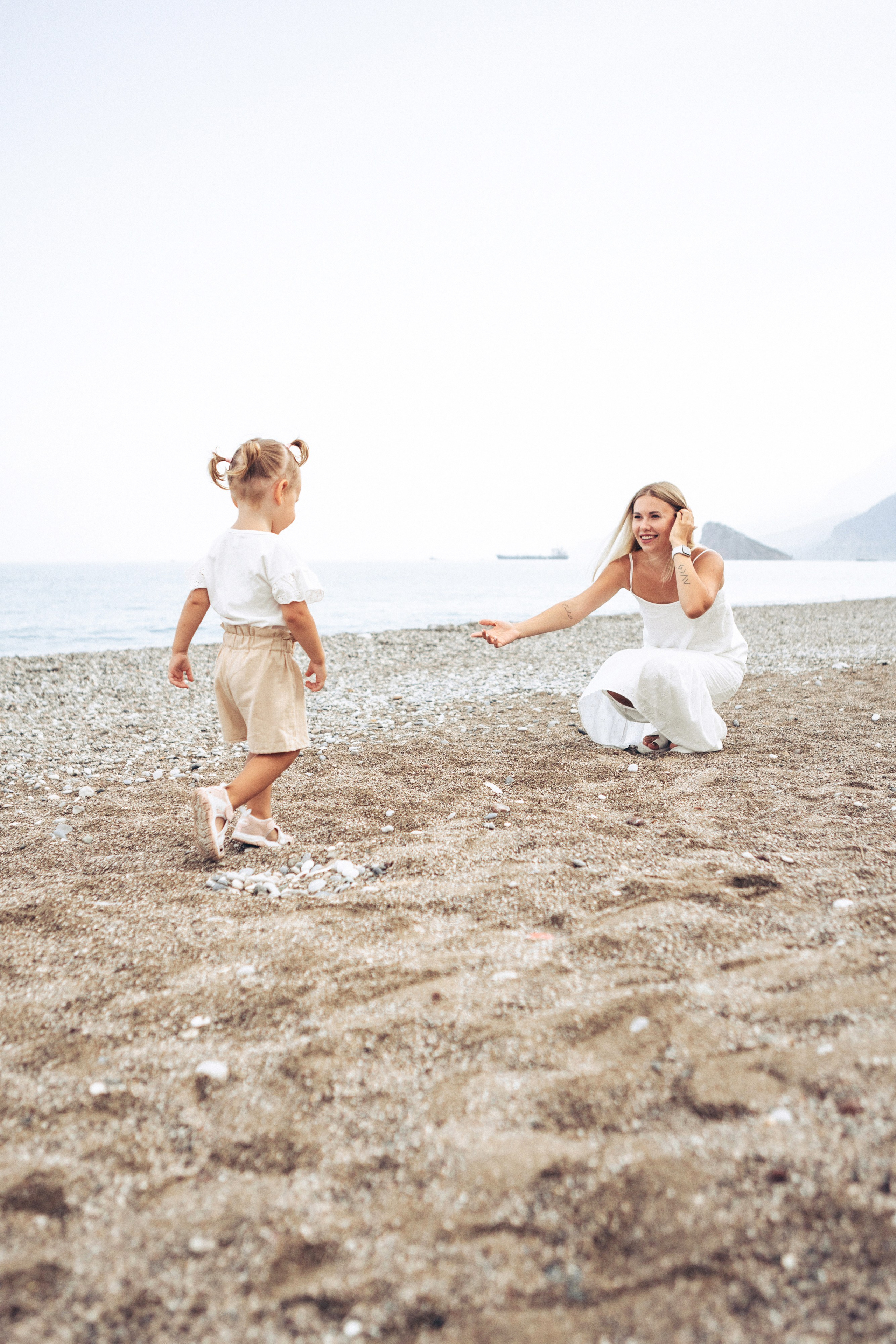 Семейная фотосессия на пляже Анталии. Фотограф в Анталии, Кемере и Белеке