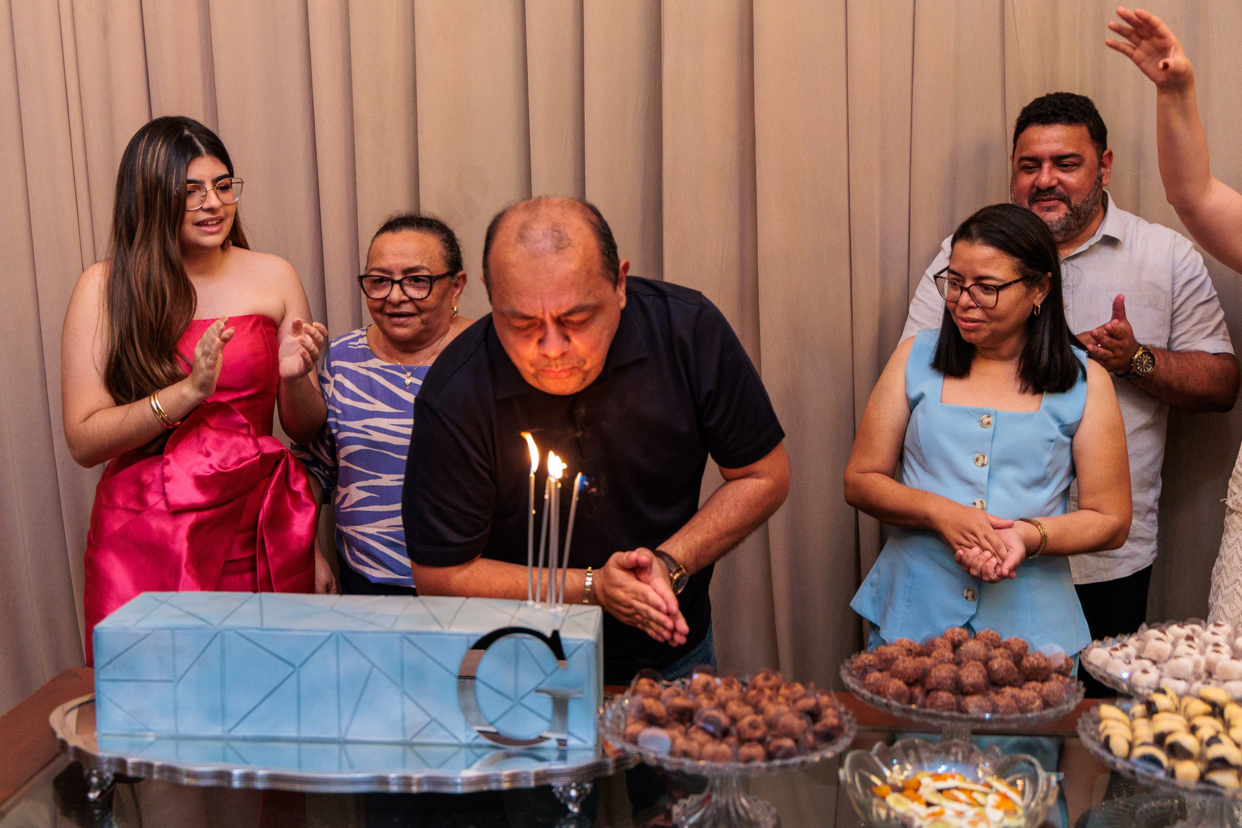 Festa de aniversário adulto, com show ao vivo em ambiente perfeito para festas