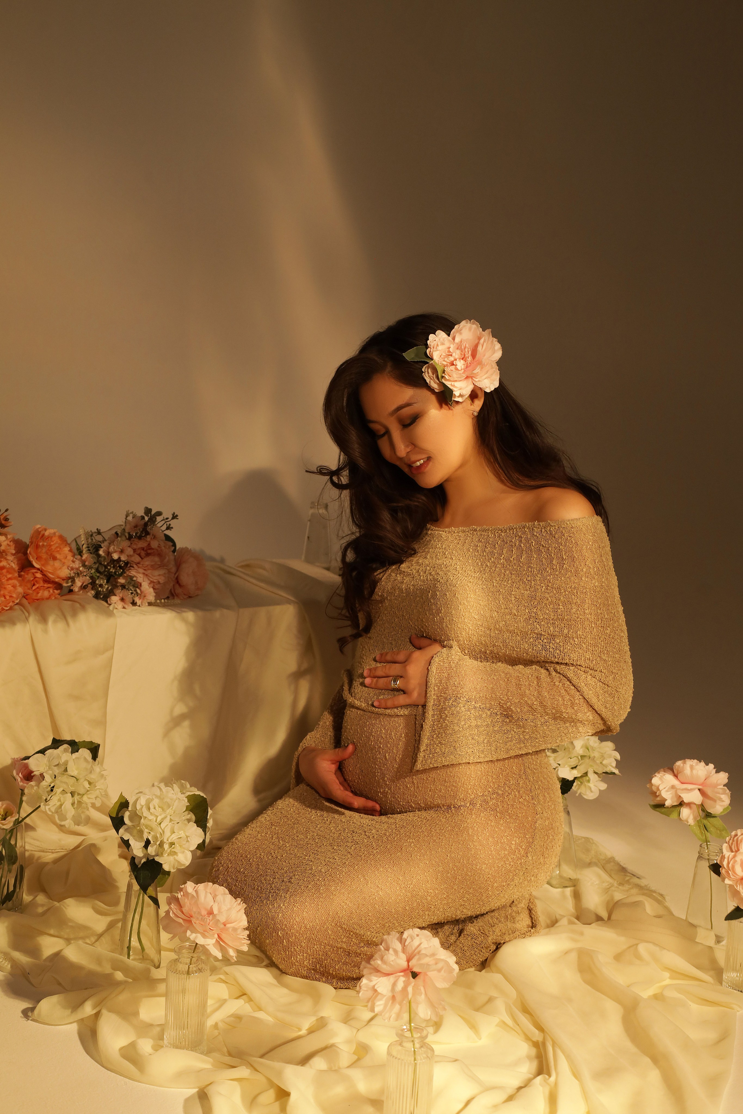 очень нежное уютное бежевое платье в пол, немного просвечивает,размер универсальный